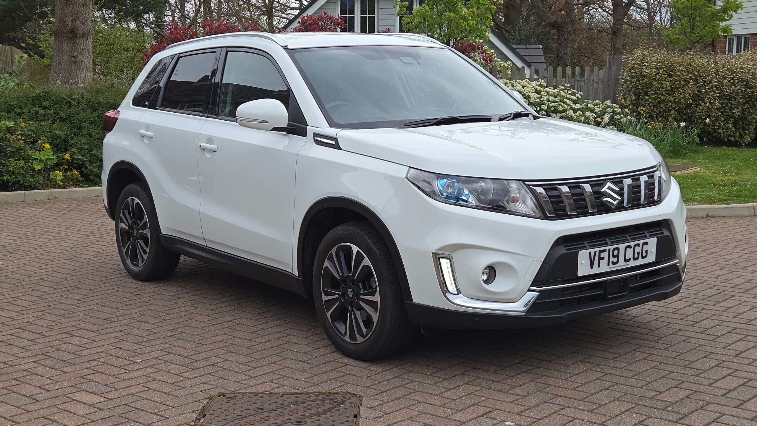 A 2019 SUZUKI VITARA 1.4 Boosterjet SZ5 Auto Euro 6 (s/s) 5dr 1 Owner Only 19000 Miles A 2019 SUZUKI VITARA 1.4 Boosterjet SZ5 Auto Euro 6 (s/s) 5dr 1 Owner Only 19000 Miles