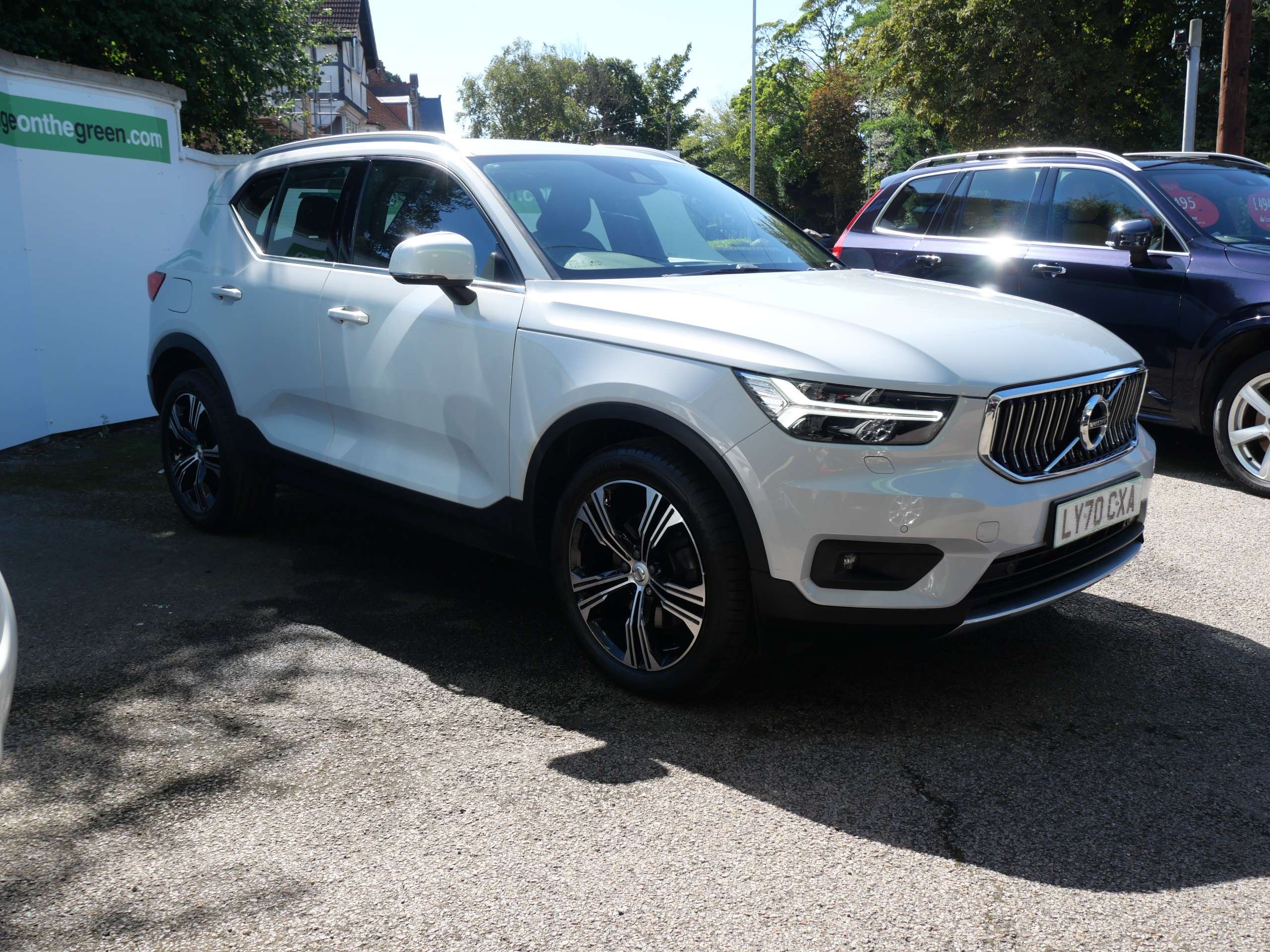 A 2020 VOLVO XC40 2.0 B4 MHEV Inscription Pro Petrol Hybrid Auto Euro 6 (s/s) 5dr A 2020 VOLVO XC40 2.0 B4 MHEV Inscription Pro Petrol Hybrid Auto Euro 6 (s/s) 5dr