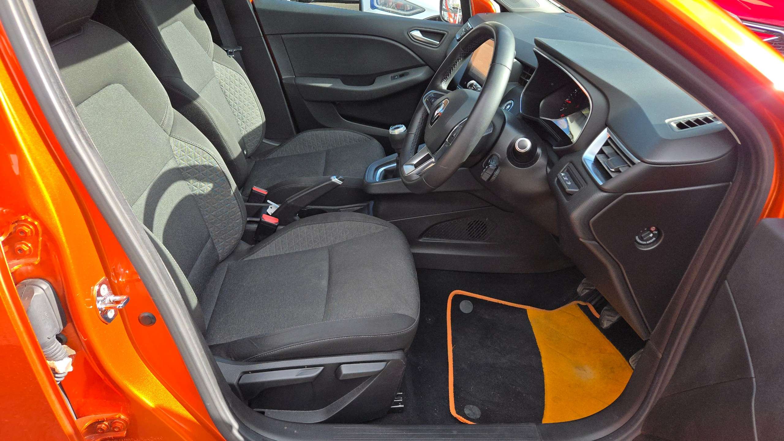 2021 RENAULT CLIO 2021 RENAULT CLIO