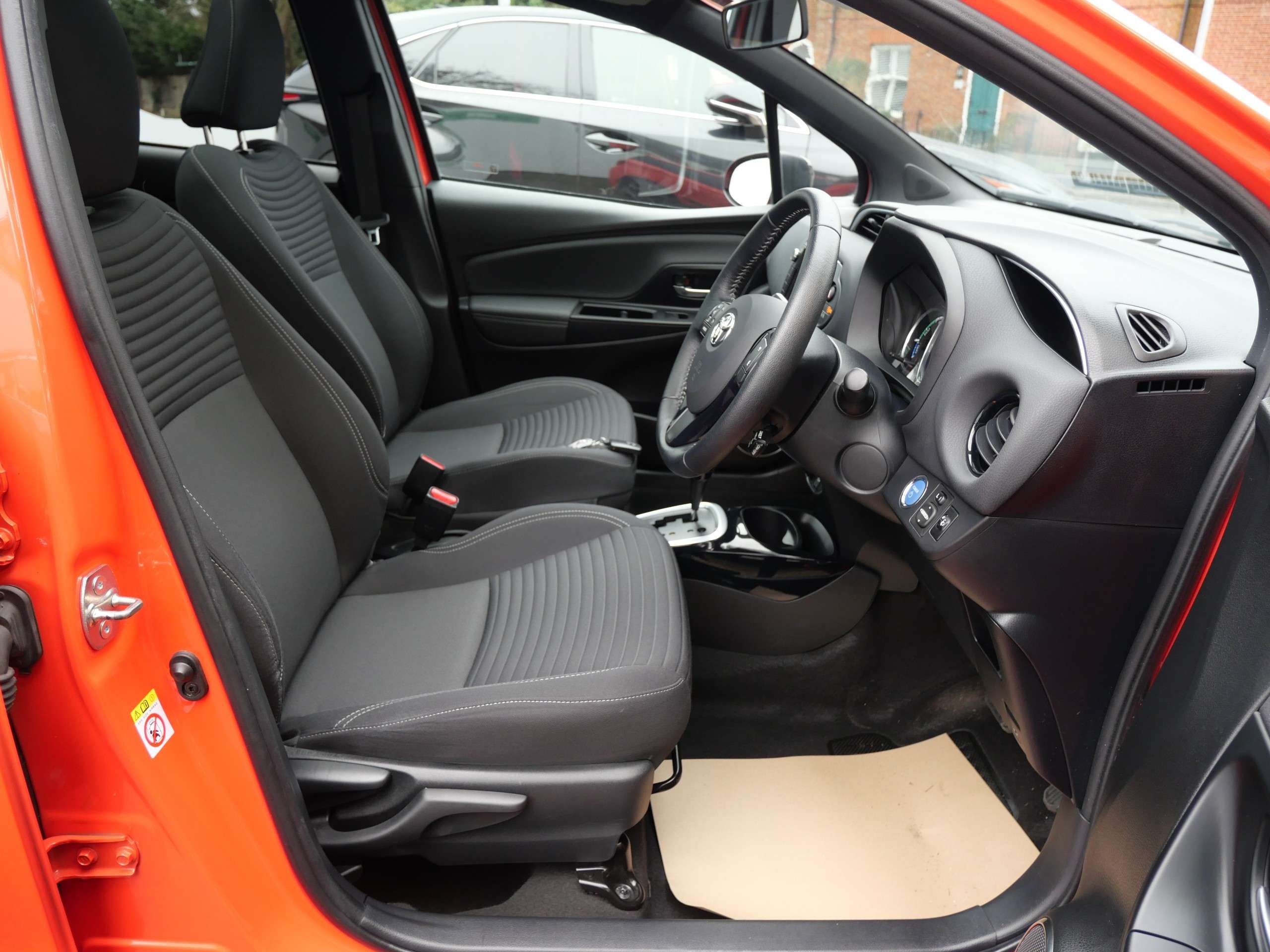 2016 TOYOTA YARIS 2016 TOYOTA YARIS