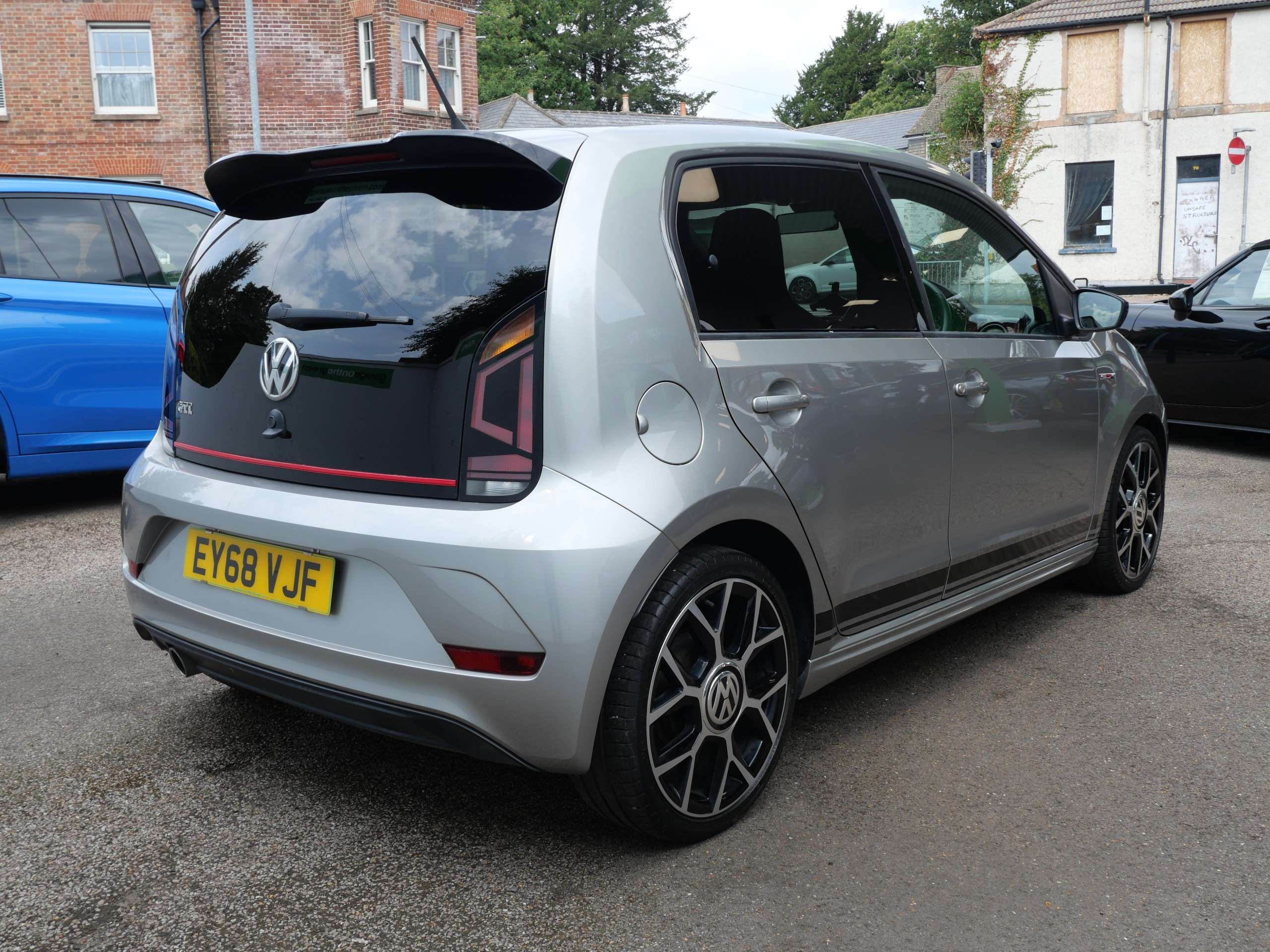 A 2018 VOLKSWAGEN UP! 1.0 UP GTI Euro 6 (s/s) 5dr Only 25000 Miles A 2018 VOLKSWAGEN UP! 1.0 UP GTI Euro 6 (s/s) 5dr Only 25000 Miles