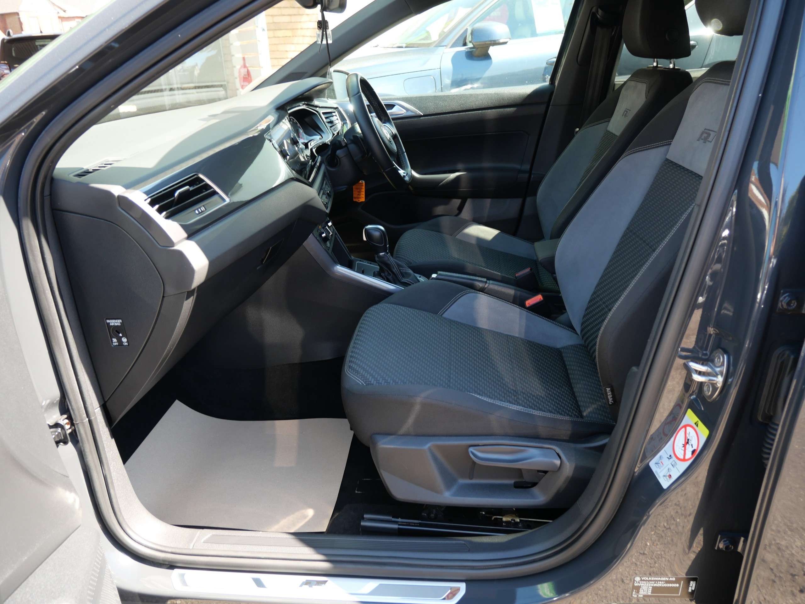 2019 VOLKSWAGEN POLO 2019 VOLKSWAGEN POLO