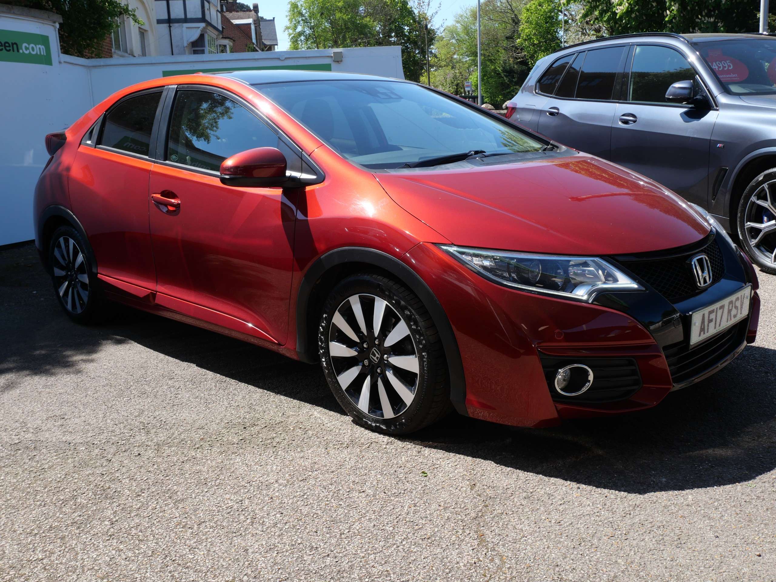 A 2017 HONDA CIVIC 1.8 i-VTEC SR Auto Euro 6 5dr ONLY 29000 Miles A 2017 HONDA CIVIC 1.8 i-VTEC SR Auto Euro 6 5dr ONLY 29000 Miles