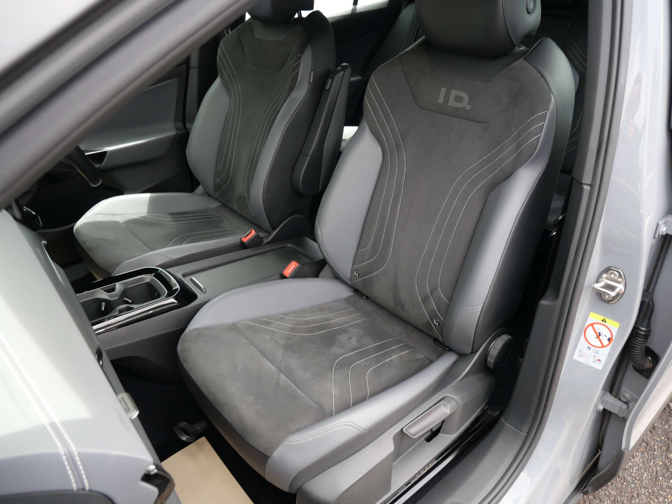 2023 VOLKSWAGEN ID.4 2023 VOLKSWAGEN ID.4