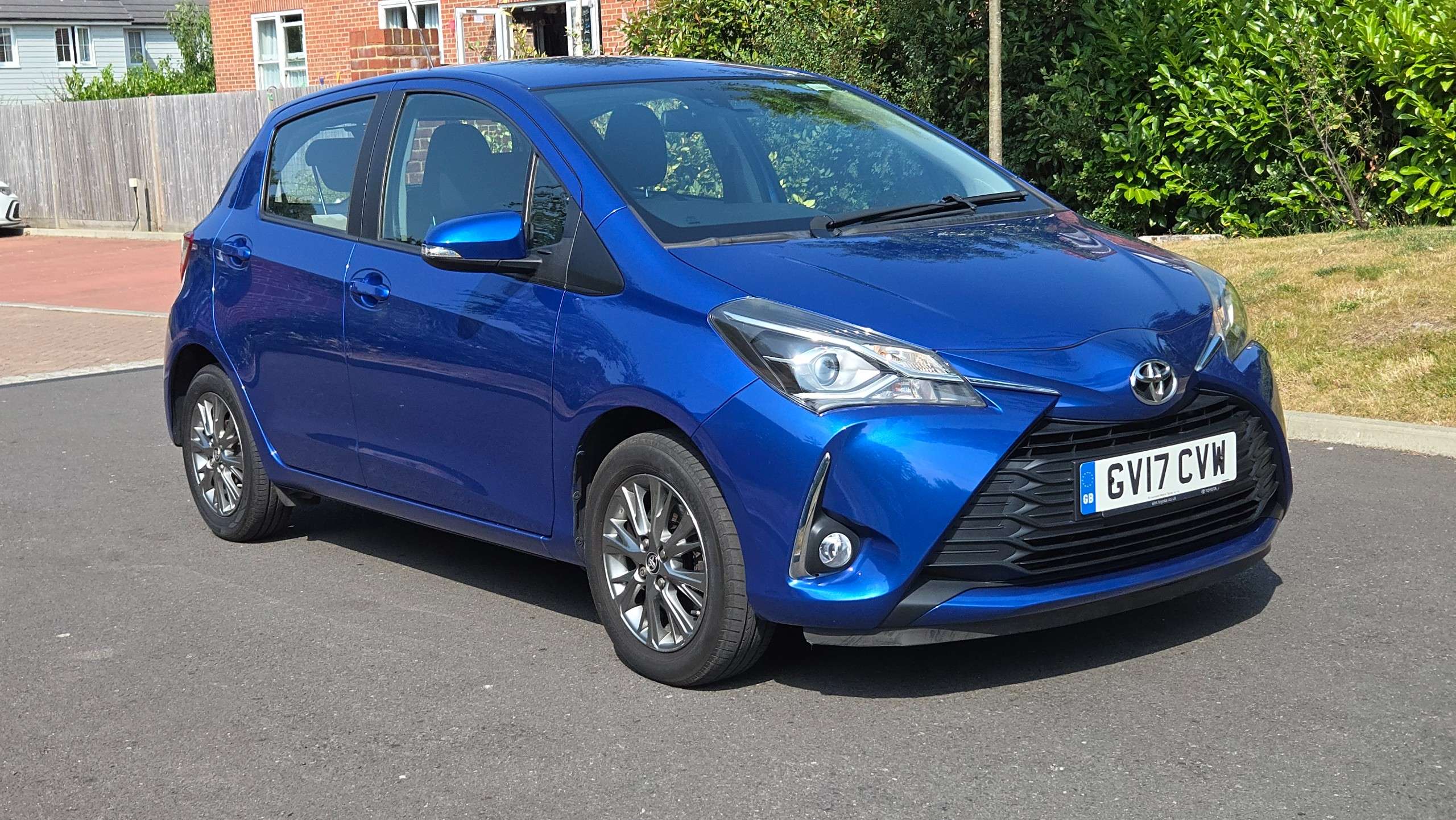 A 2017 TOYOTA YARIS 1.5 VVT-i Icon Euro 6 5dr 1 Owner Only 24000 Miles A 2017 TOYOTA YARIS 1.5 VVT-i Icon Euro 6 5dr 1 Owner Only 24000 Miles