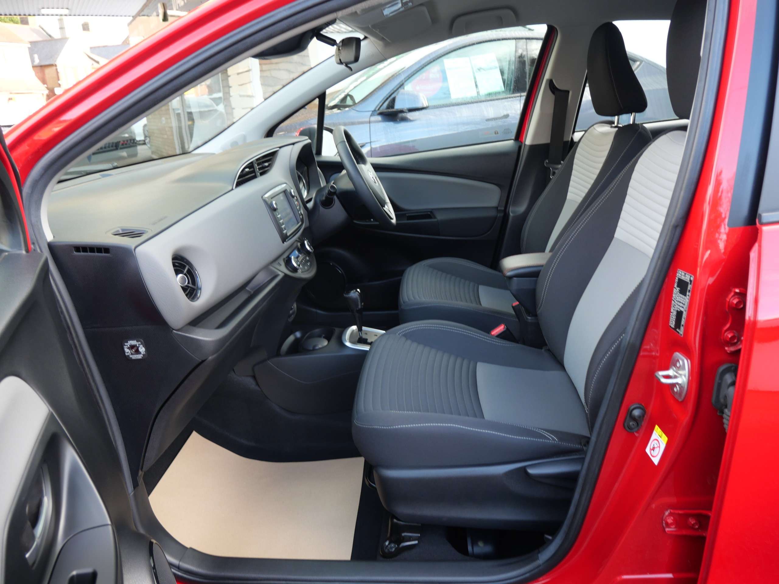 2018 TOYOTA YARIS 2018 TOYOTA YARIS