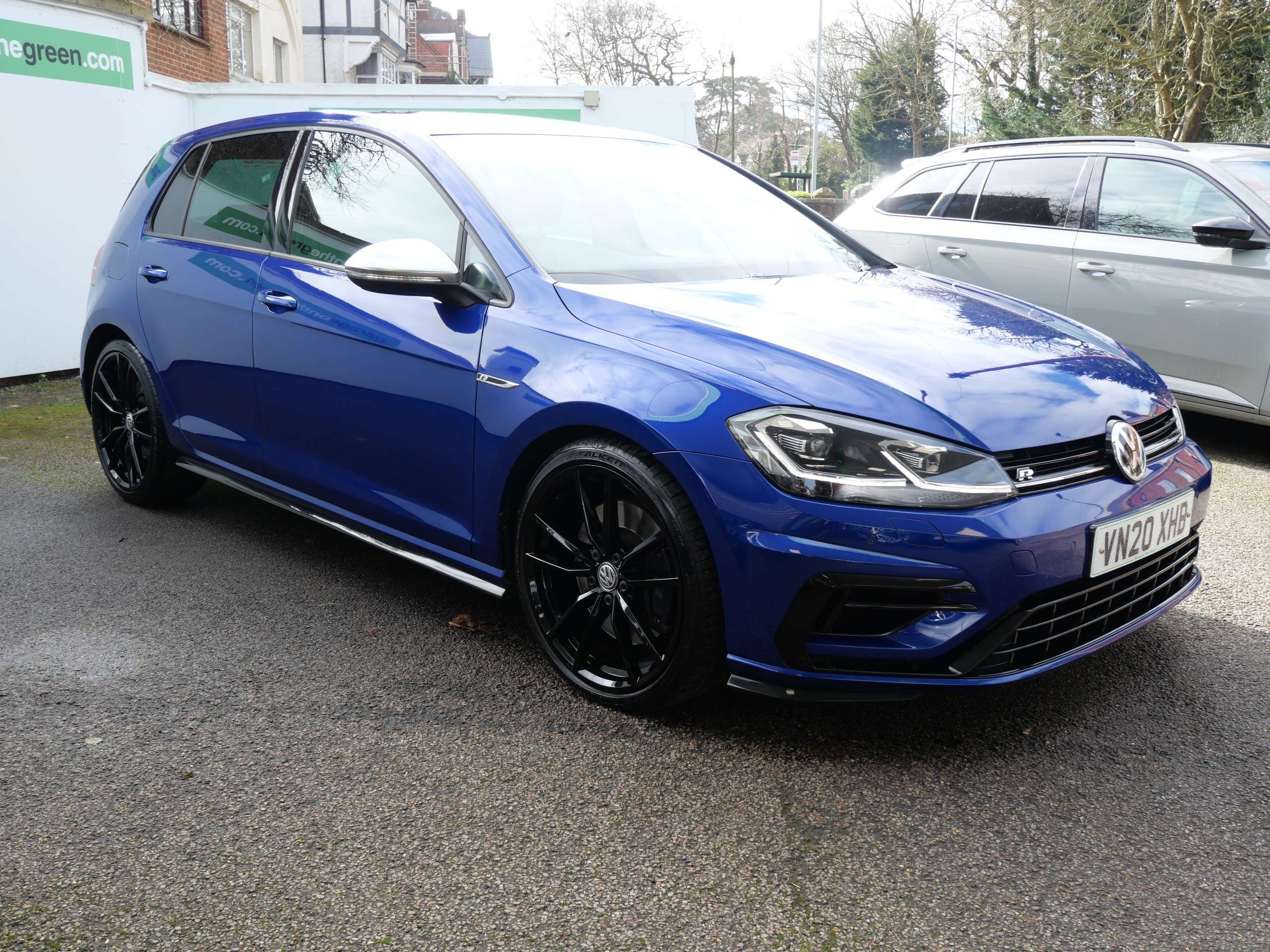 A 2020 VOLKSWAGEN GOLF 2.0 TSI R DSG 4Motion Euro 6 (s/s) (300 ps) 5dr A 2020 VOLKSWAGEN GOLF 2.0 TSI R DSG 4Motion Euro 6 (s/s) (300 ps) 5dr