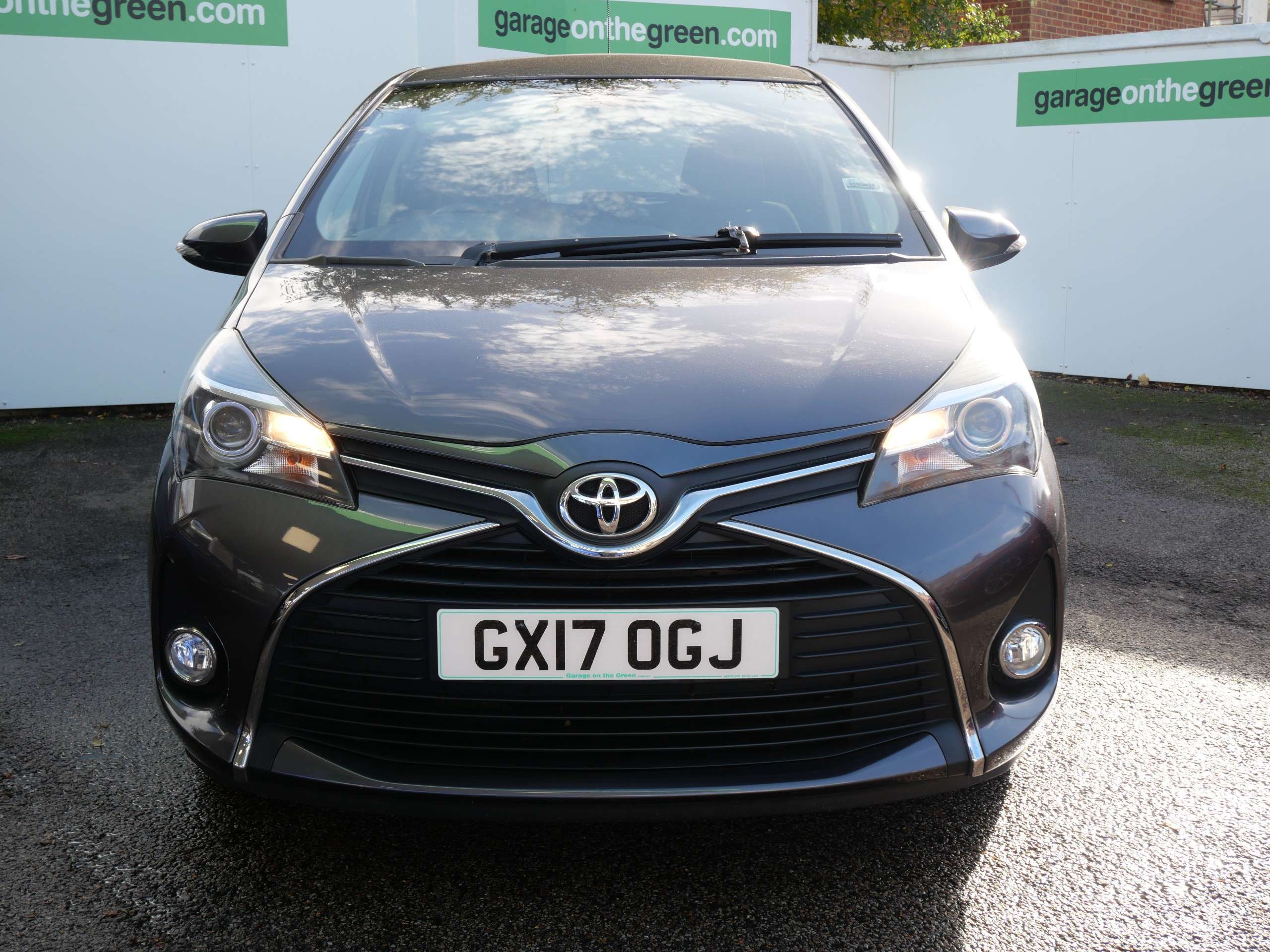 A 2017 TOYOTA YARIS 1.33 Dual VVT-i Icon Multidrive S Euro 6 5dr Only 30000 Miles 30 Pound Road Tax A 2017 TOYOTA YARIS 1.33 Dual VVT-i Icon Multidrive S Euro 6 5dr Only 30000 Miles 30 Pound Road Tax