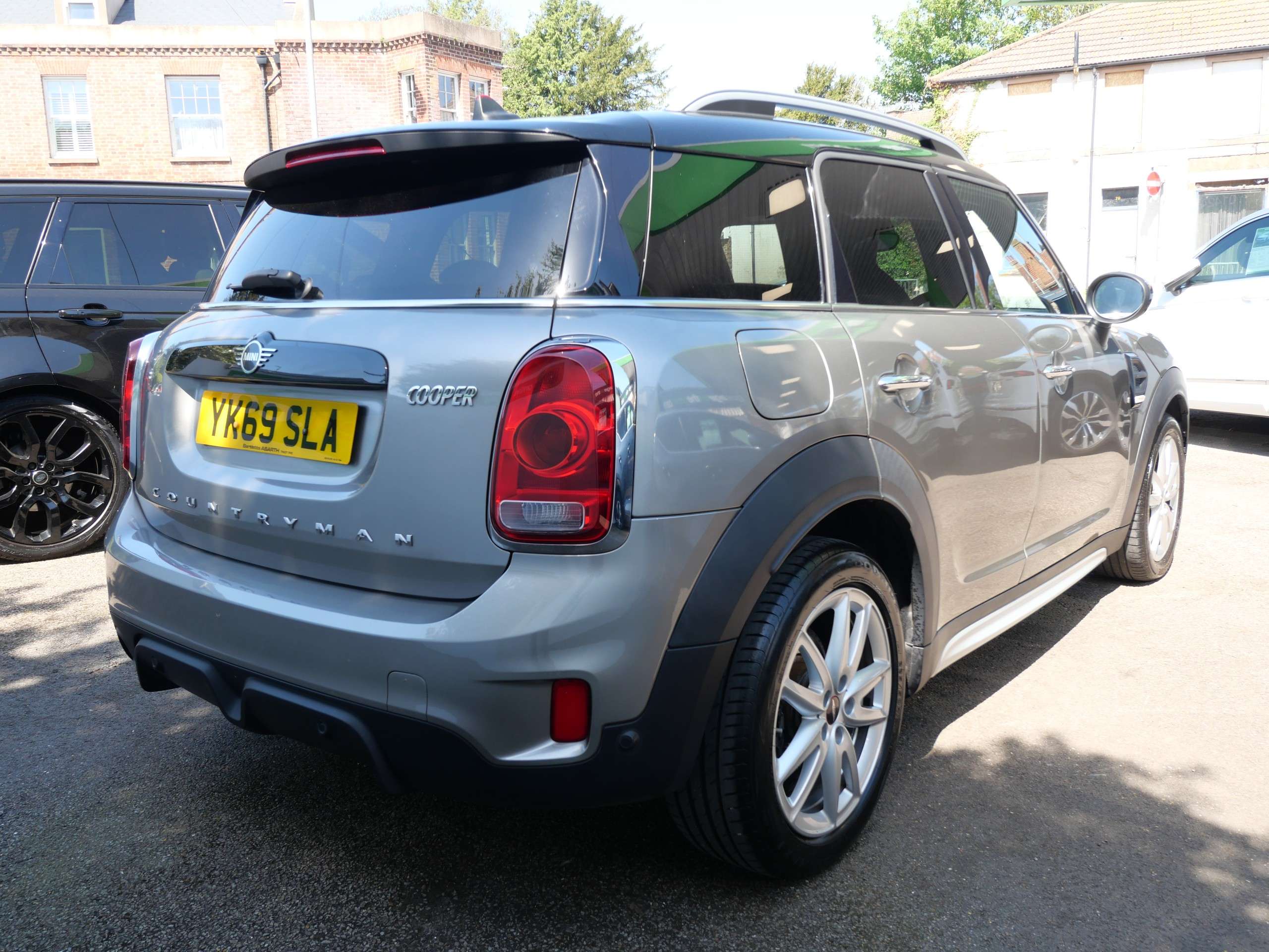 A 2020 MINI COUNTRYMAN 1.5 Cooper Sport Steptronic Euro 6 (s/s) 5dr 36000 Miles A 2020 MINI COUNTRYMAN 1.5 Cooper Sport Steptronic Euro 6 (s/s) 5dr 36000 Miles