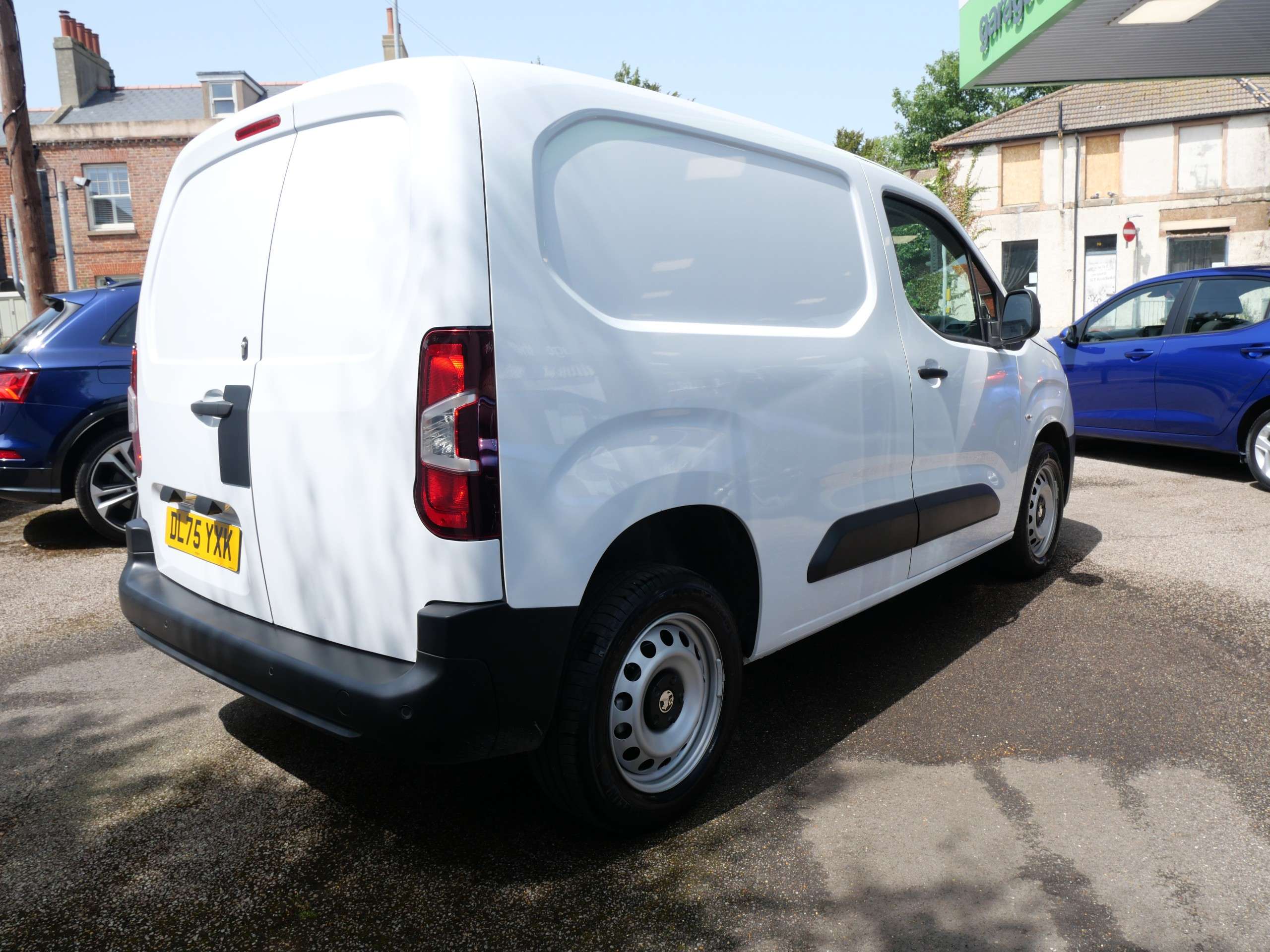 A 2025 VAUXHALL COMBO 1.5 Turbo D 2300 Prime-Plus Auto SWB Euro 6 (s/s) (130 ps) 5dr Only 400 Miles A 2025 VAUXHALL COMBO 1.5 Turbo D 2300 Prime-Plus Auto SWB Euro 6 (s/s) (130 ps) 5dr Only 400 Miles