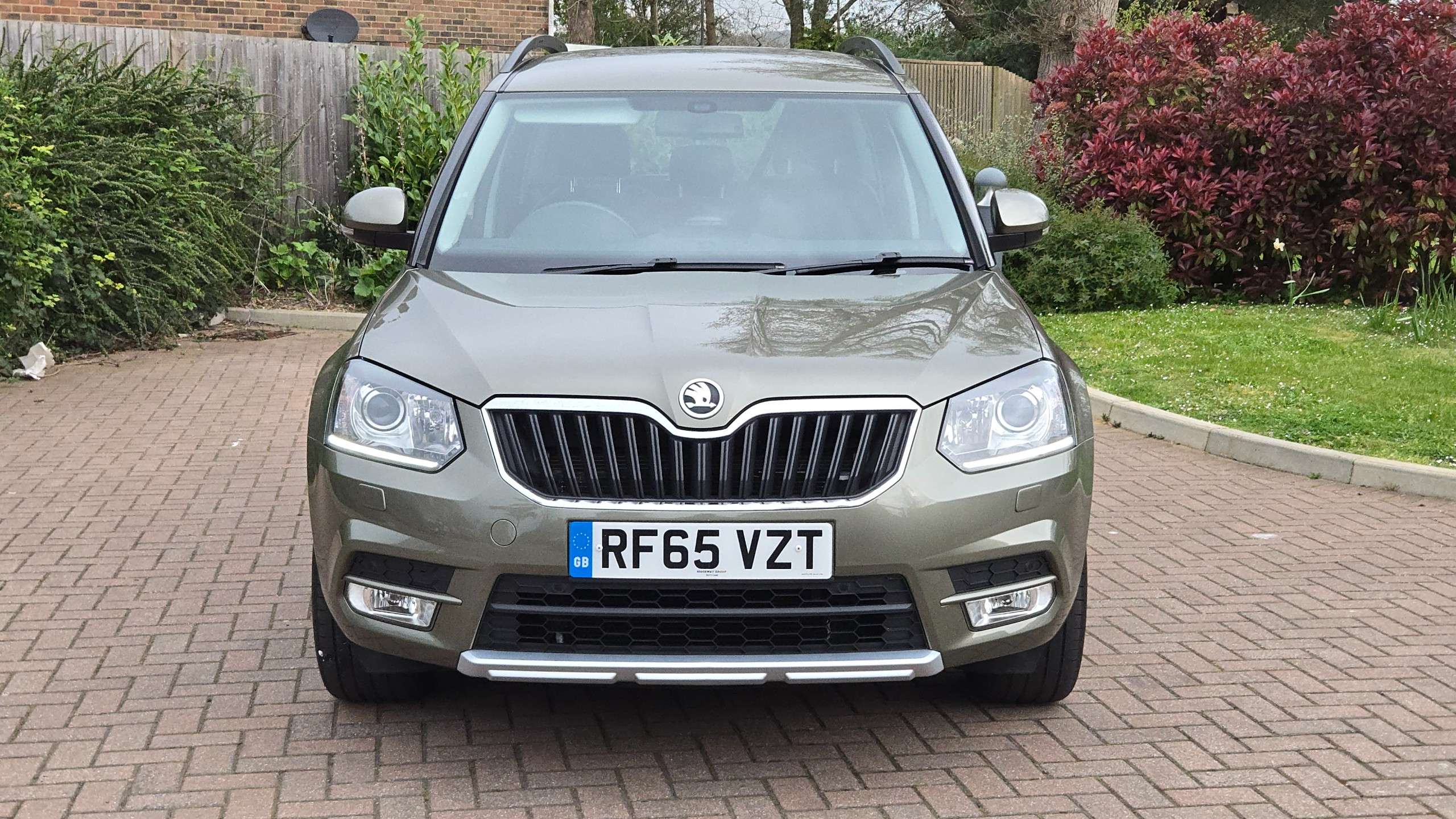 A 2015 SKODA YETI 1.2 TSI SE L DSG Euro 6 (s/s) 5dr Only 22000 Miles A 2015 SKODA YETI 1.2 TSI SE L DSG Euro 6 (s/s) 5dr Only 22000 Miles
