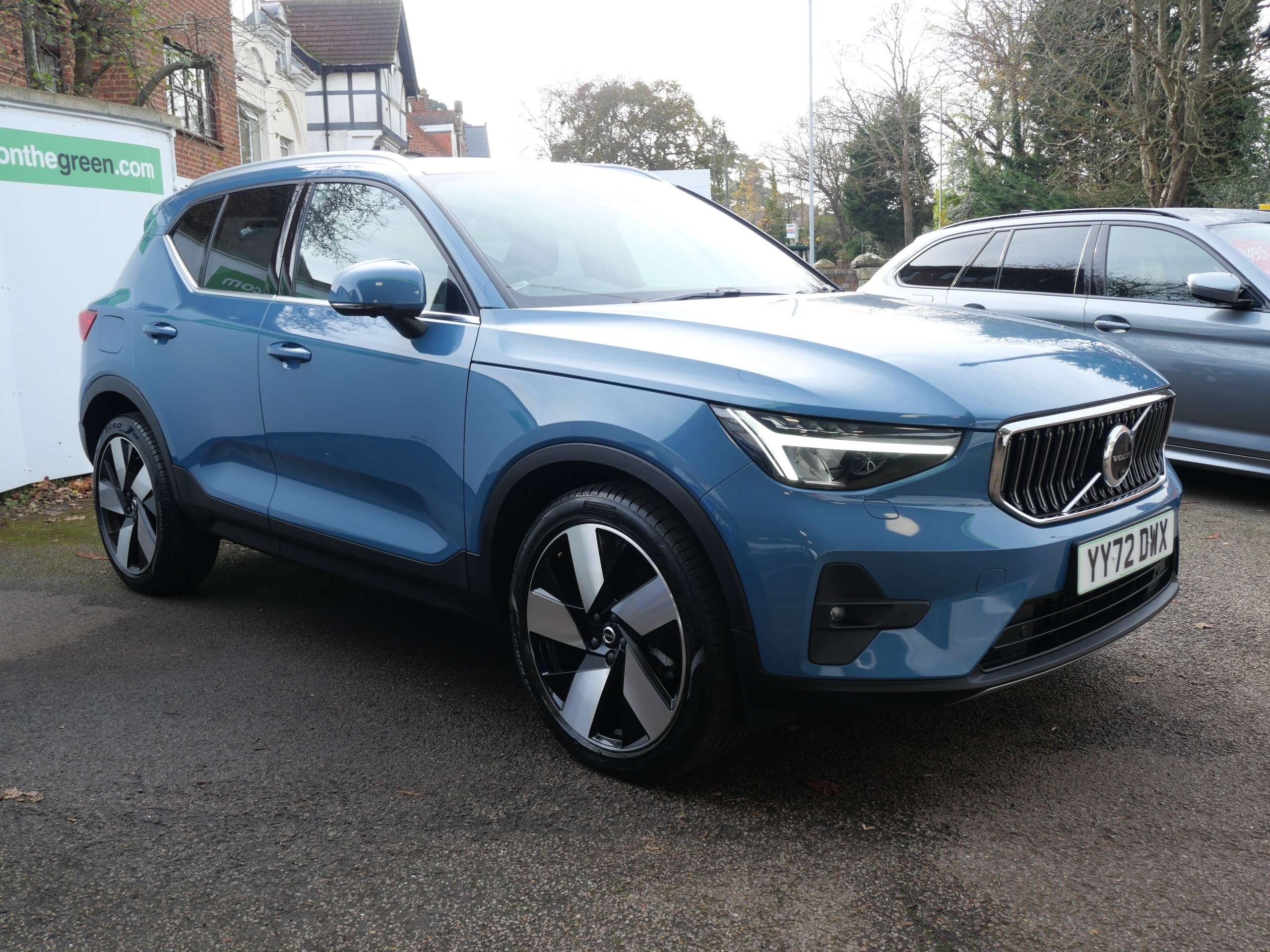 A 2022 VOLVO XC40 1.5h T5 Recharge 10.7kWh Ultimate Bright Plug-in Hybrid Auto Euro 6 (s/s) (262 ps) 5dr A 2022 VOLVO XC40 1.5h T5 Recharge 10.7kWh Ultimate Bright Plug-in Hybrid Auto Euro 6 (s/s) (262 ps) 5dr