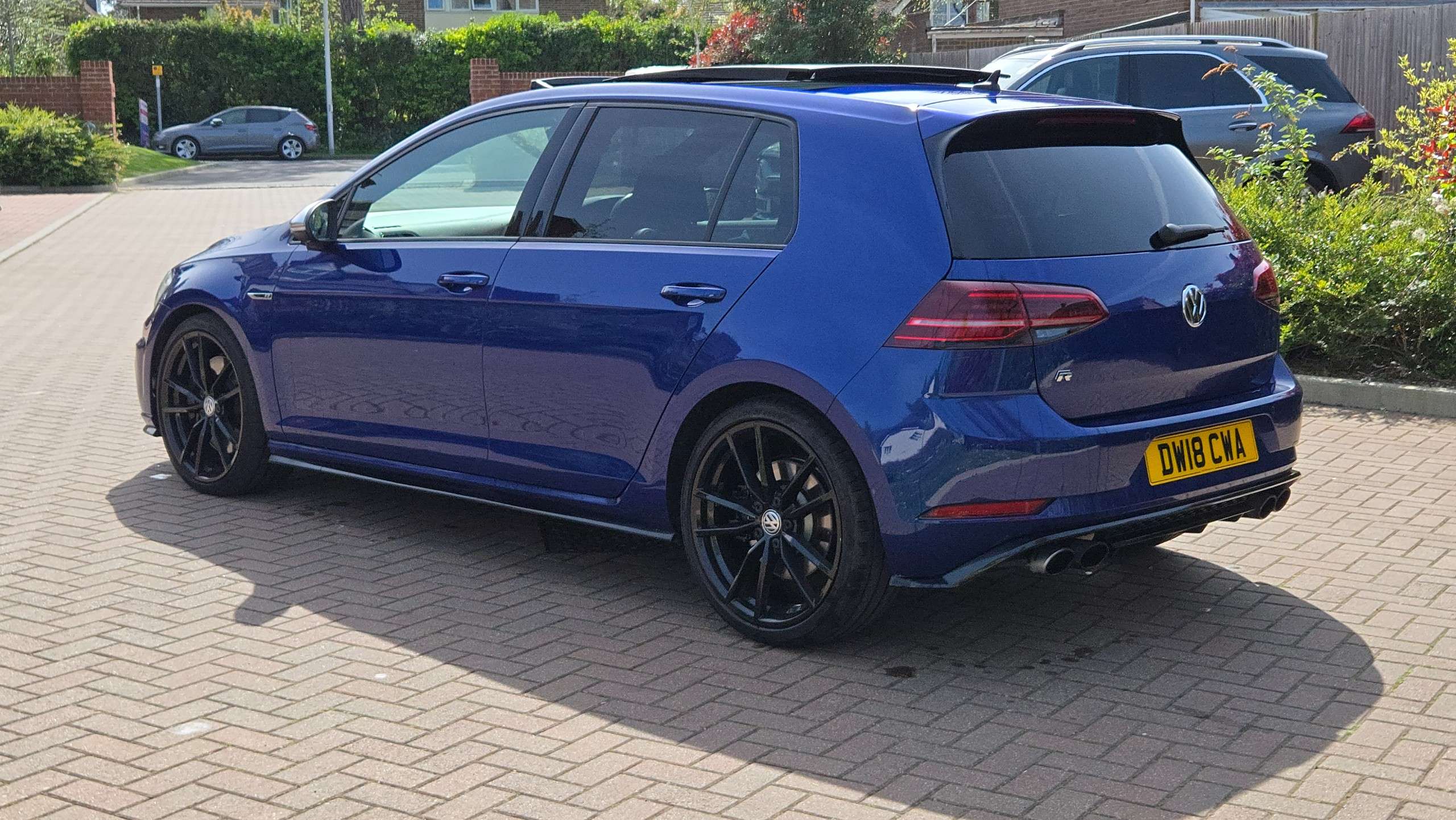 A 2018 VOLKSWAGEN GOLF 2.0 TSI R DSG 4Motion Euro 6 (s/s) (310 ps) 5dr A 2018 VOLKSWAGEN GOLF 2.0 TSI R DSG 4Motion Euro 6 (s/s) (310 ps) 5dr