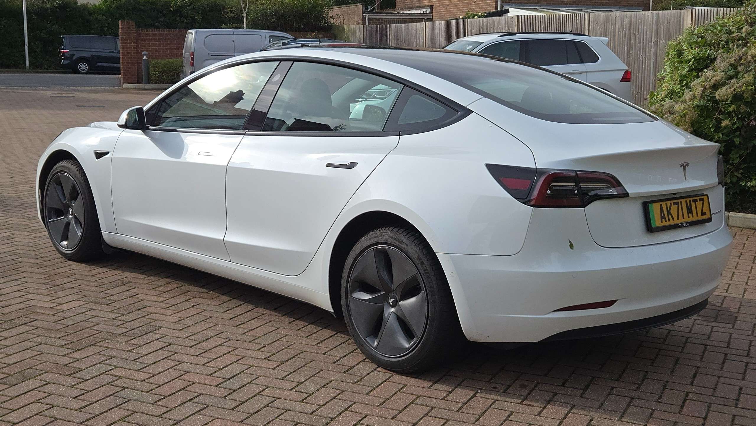 A 2021 TESLA MODEL 3 (Dual Motor) Long Range Electric Auto 4WDE (346 ps) 4dr A 2021 TESLA MODEL 3 (Dual Motor) Long Range Electric Auto 4WDE (346 ps) 4dr
