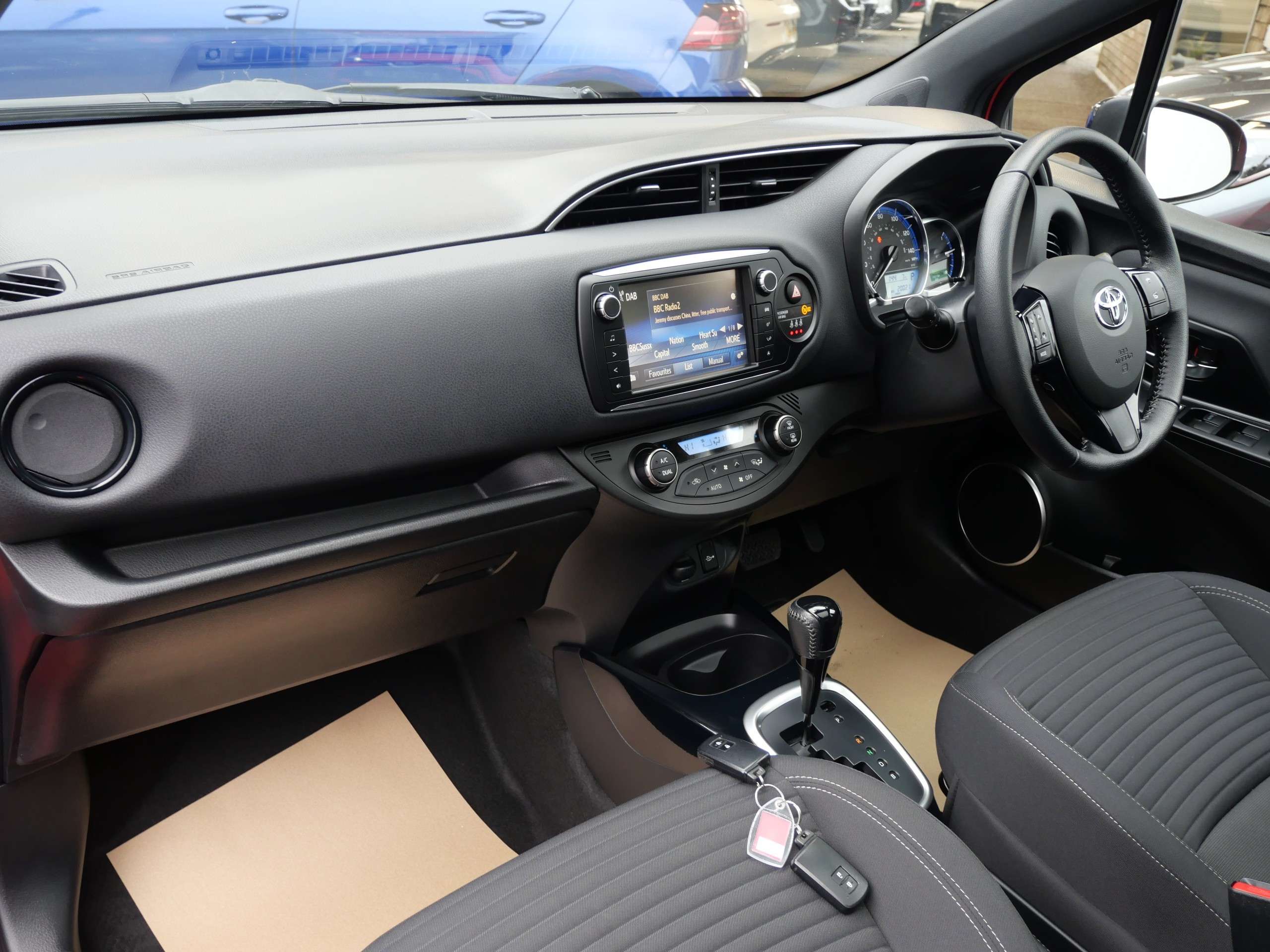 2016 TOYOTA YARIS 2016 TOYOTA YARIS