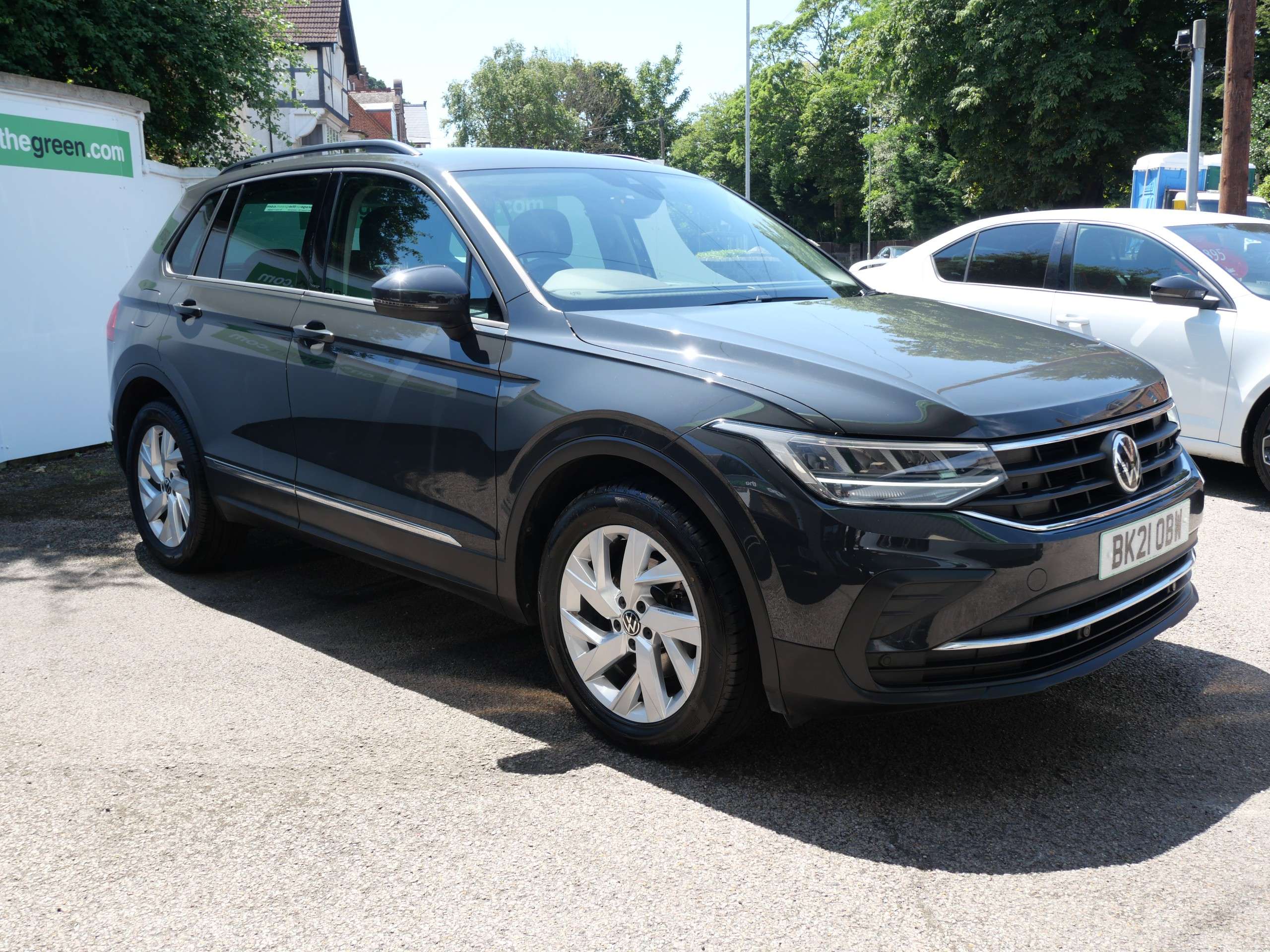 A 2021 VOLKSWAGEN TIGUAN 1.5 TSI Life DSG Euro 6 (s/s) 5dr 46000 Miles A 2021 VOLKSWAGEN TIGUAN 1.5 TSI Life DSG Euro 6 (s/s) 5dr 46000 Miles