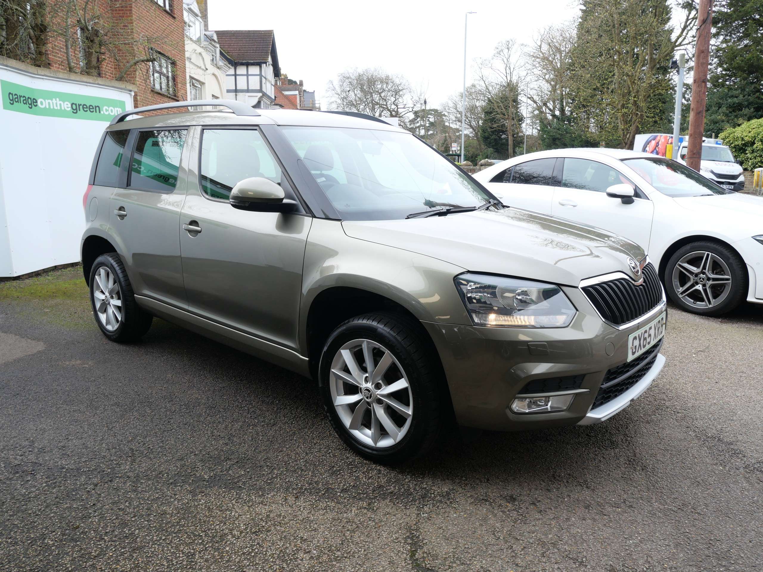 A 2015 SKODA YETI 1.2 TSI SE Euro 6 (s/s) 5dr A 2015 SKODA YETI 1.2 TSI SE Euro 6 (s/s) 5dr