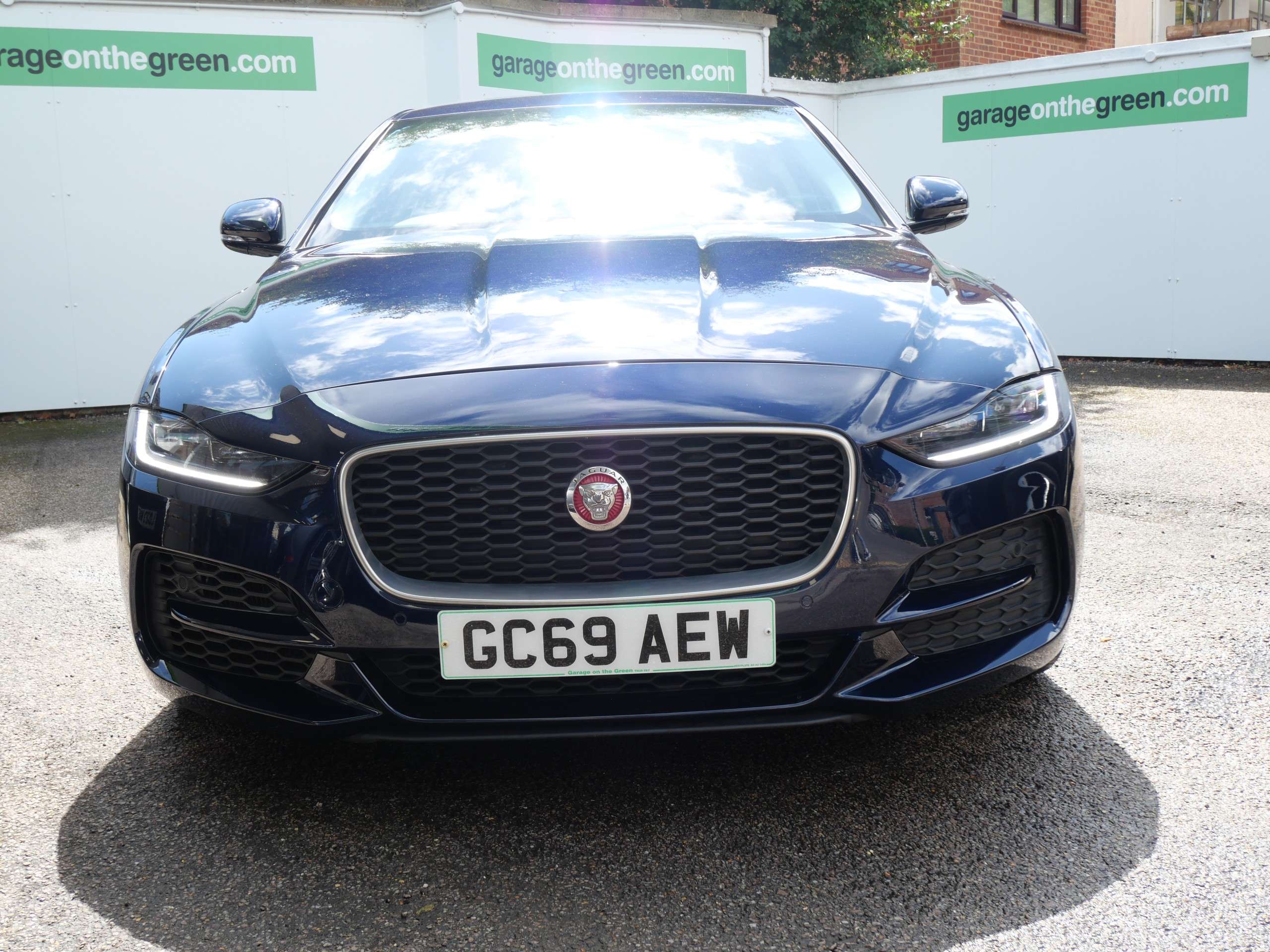 A 2019 JAGUAR XE 2.0 P250i S Auto Euro 6 (s/s) (250 ps) 4dr Only 12000 Miles A 2019 JAGUAR XE 2.0 P250i S Auto Euro 6 (s/s) (250 ps) 4dr Only 12000 Miles