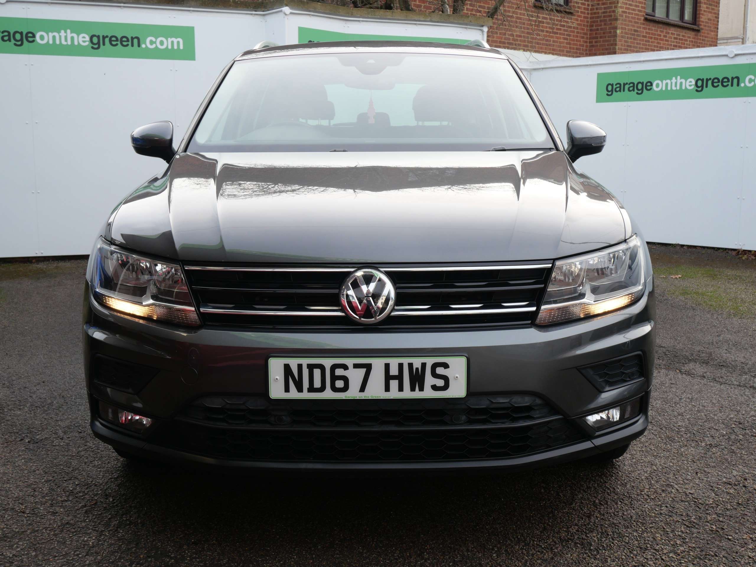 A 2017 VOLKSWAGEN TIGUAN 2.0 TDI SE Navigation DSG 4Motion Euro 6 (s/s) 5dr A 2017 VOLKSWAGEN TIGUAN 2.0 TDI SE Navigation DSG 4Motion Euro 6 (s/s) 5dr