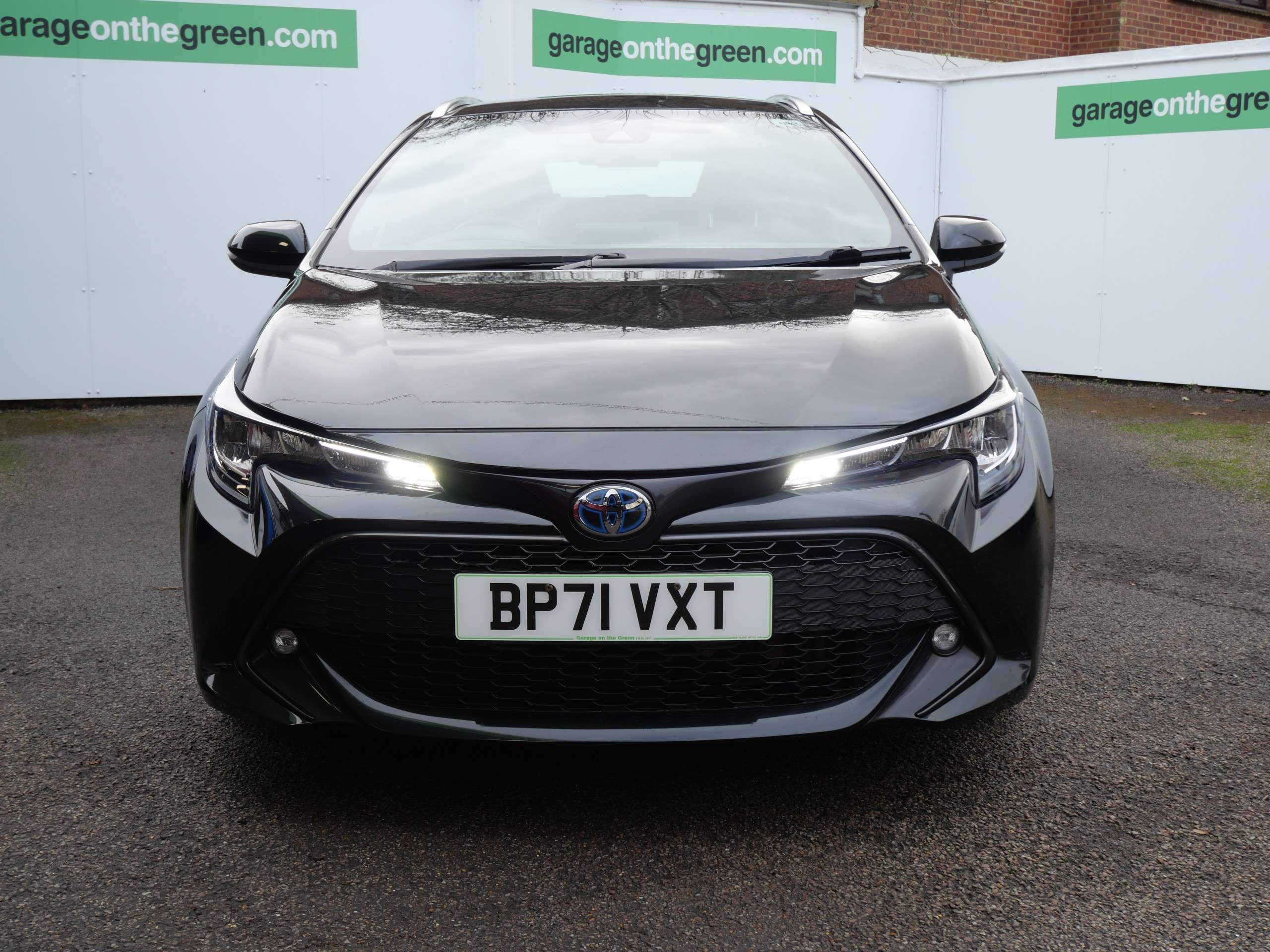 A 2022 TOYOTA COROLLA 1.8 VVT-h GPF Icon Touring Sports Petrol Hybrid CVT Euro 6 (s/s) 5dr 1 Owner A 2022 TOYOTA COROLLA 1.8 VVT-h GPF Icon Touring Sports Petrol Hybrid CVT Euro 6 (s/s) 5dr 1 Owner