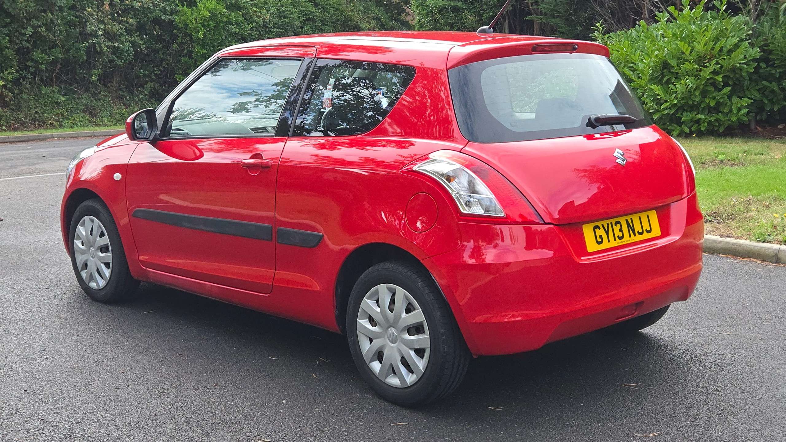 A 2013 SUZUKI SWIFT 1.2 SZ2 Euro 5 3dr 1 Owner Only 30000 Miles 35 Pound Road Tax A 2013 SUZUKI SWIFT 1.2 SZ2 Euro 5 3dr 1 Owner Only 30000 Miles 35 Pound Road Tax
