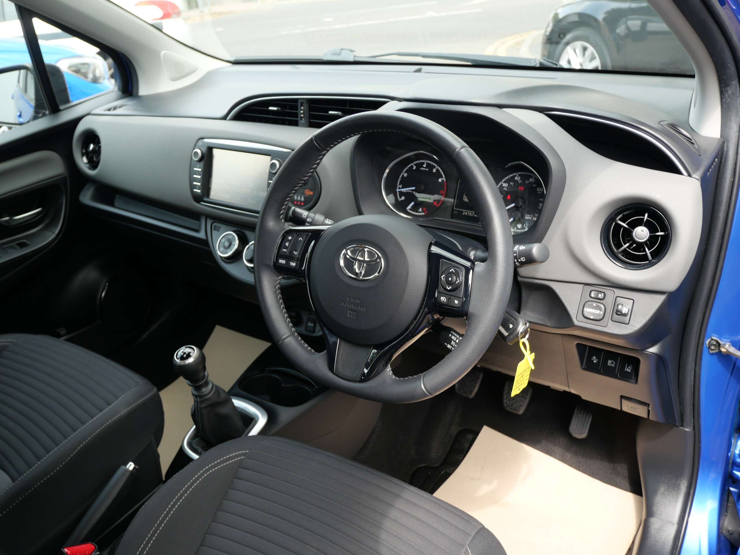 2017 TOYOTA YARIS 2017 TOYOTA YARIS