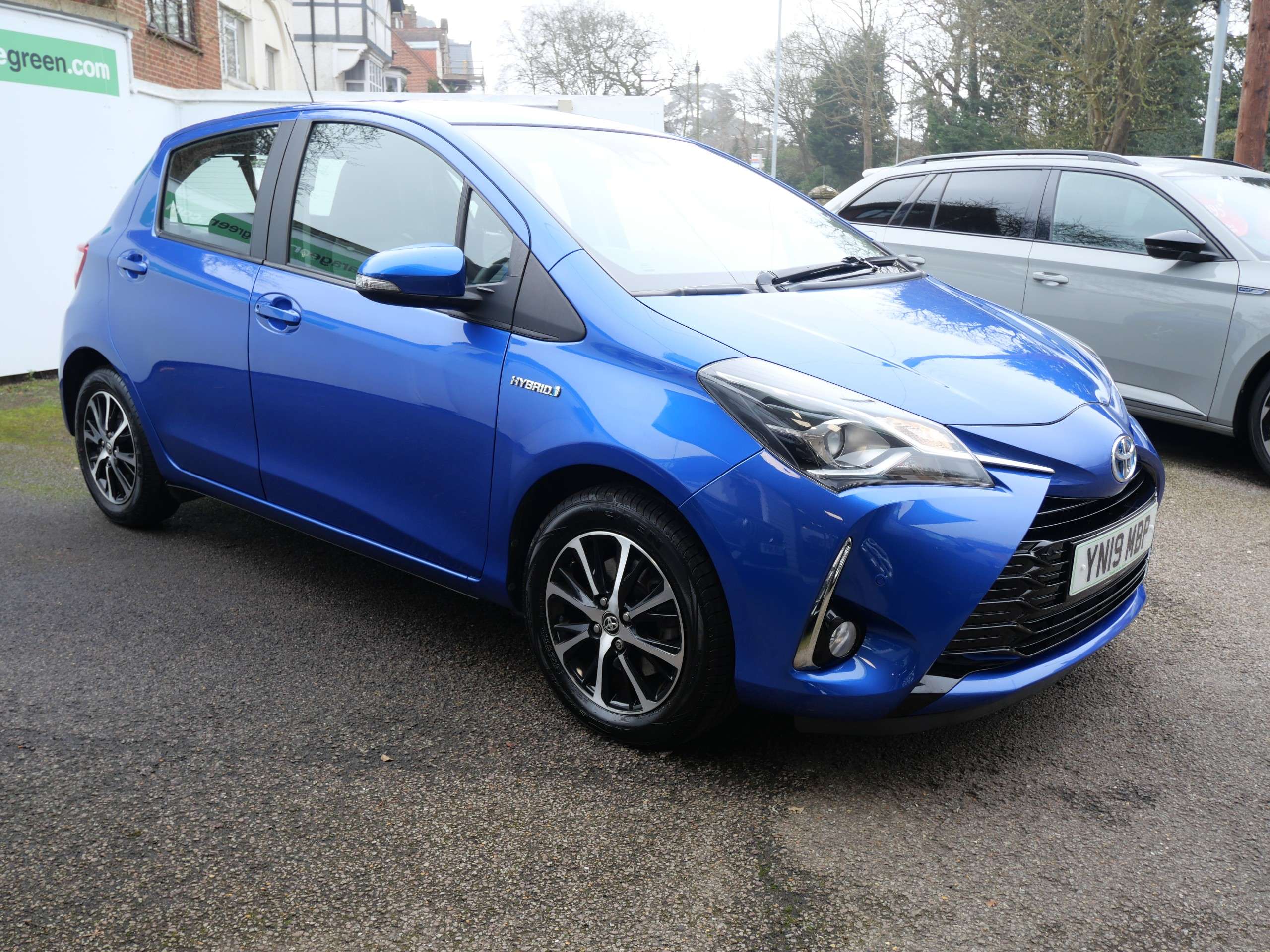 A 2019 TOYOTA YARIS 1.5 VVT-h Icon Tech Petrol Hybrid E-CVT Euro 6 (s/s) 5dr Only 36000 Miles A 2019 TOYOTA YARIS 1.5 VVT-h Icon Tech Petrol Hybrid E-CVT Euro 6 (s/s) 5dr Only 36000 Miles