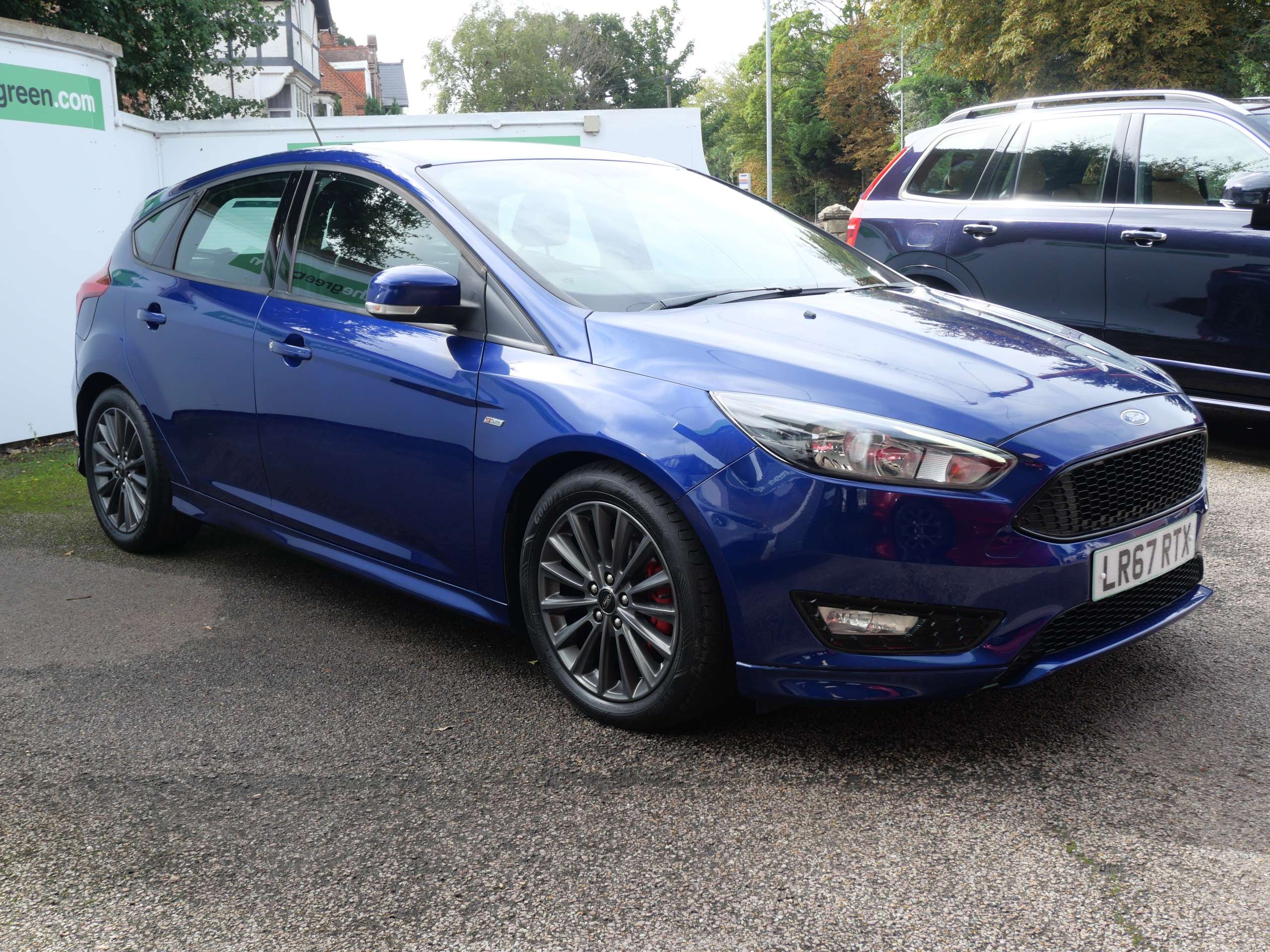 A 2017 FORD FOCUS 1.0T EcoBoost ST-Line Auto Euro 6 (s/s) 5dr 47000 Miles A 2017 FORD FOCUS 1.0T EcoBoost ST-Line Auto Euro 6 (s/s) 5dr 47000 Miles