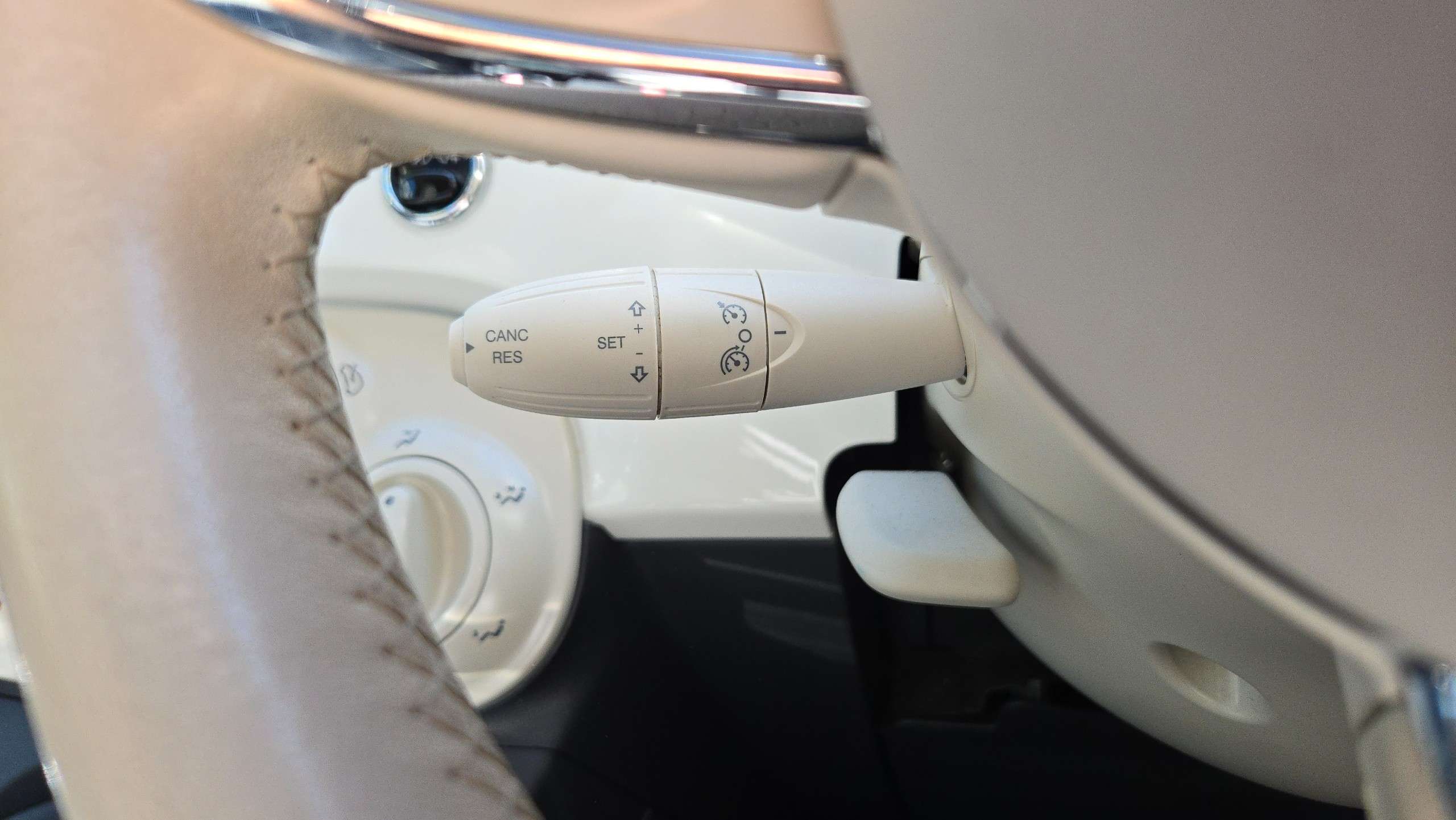 2017 FIAT 500 2017 FIAT 500