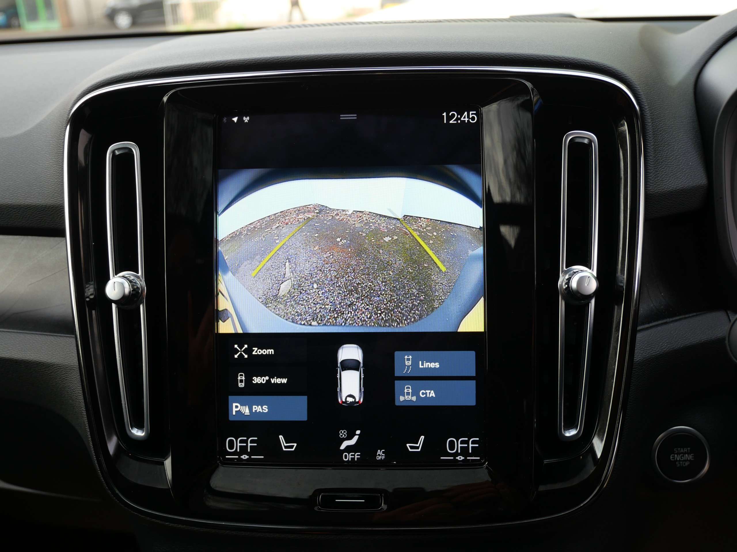 2022 VOLVO XC40 2022 VOLVO XC40