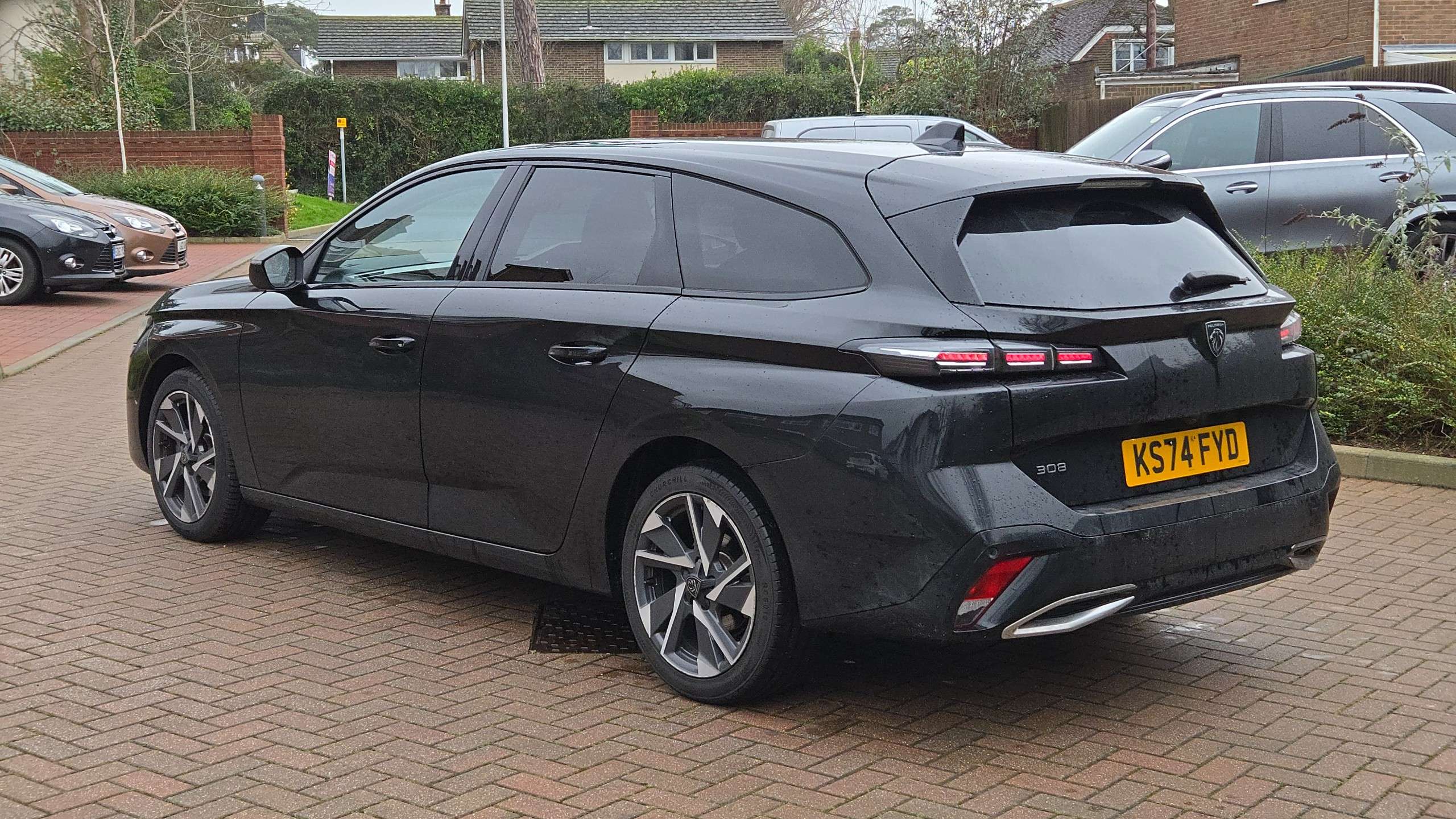 A 2024 PEUGEOT 308 SW 1.2 PureTech Allure EAT Euro 6 (s/s) 5dr A 2024 PEUGEOT 308 SW 1.2 PureTech Allure EAT Euro 6 (s/s) 5dr