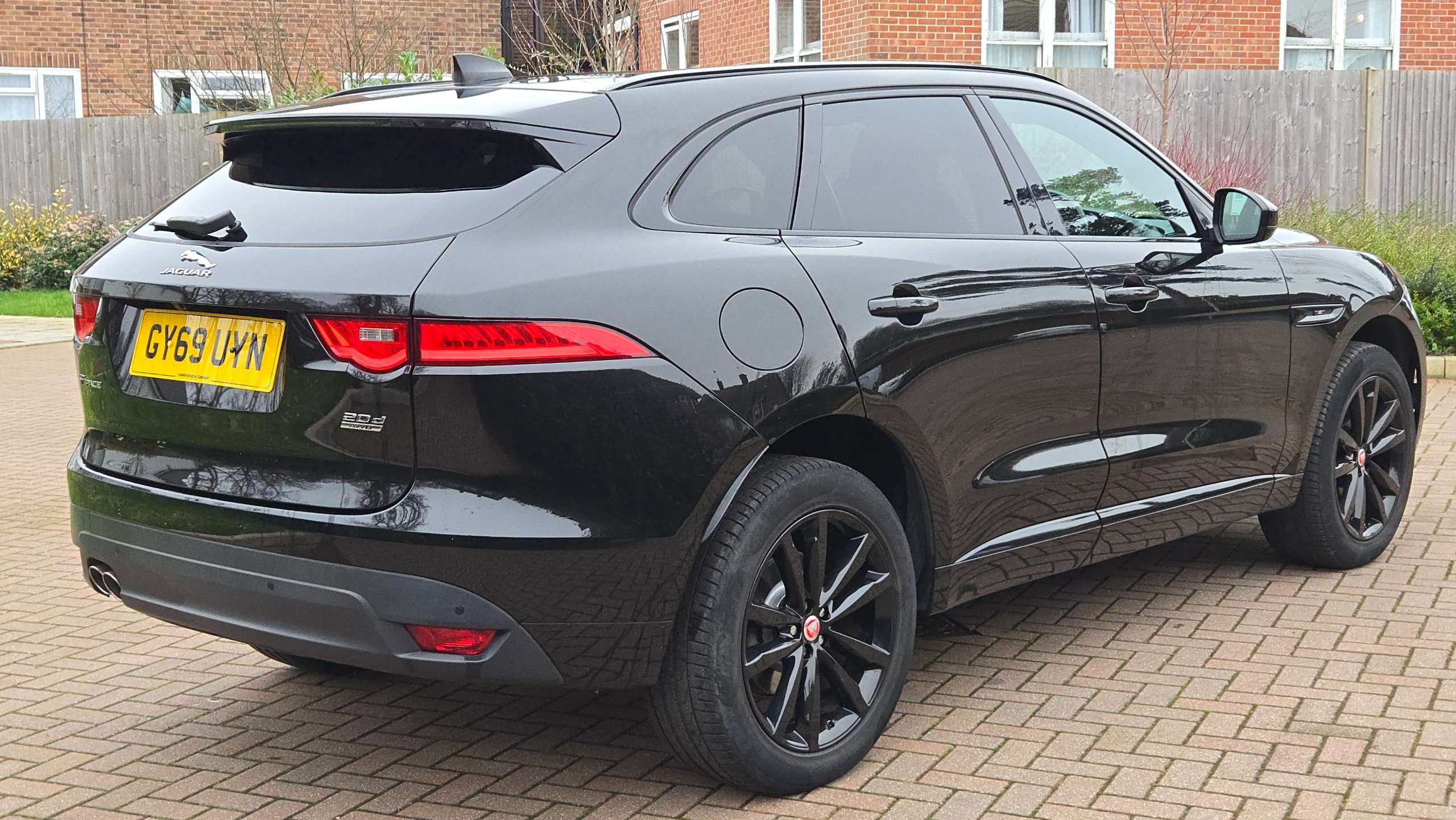 A 2020 JAGUAR F-PACE 2.0 D180 Chequered Flag Auto AWD Euro 6 (s/s) 5dr A 2020 JAGUAR F-PACE 2.0 D180 Chequered Flag Auto AWD Euro 6 (s/s) 5dr