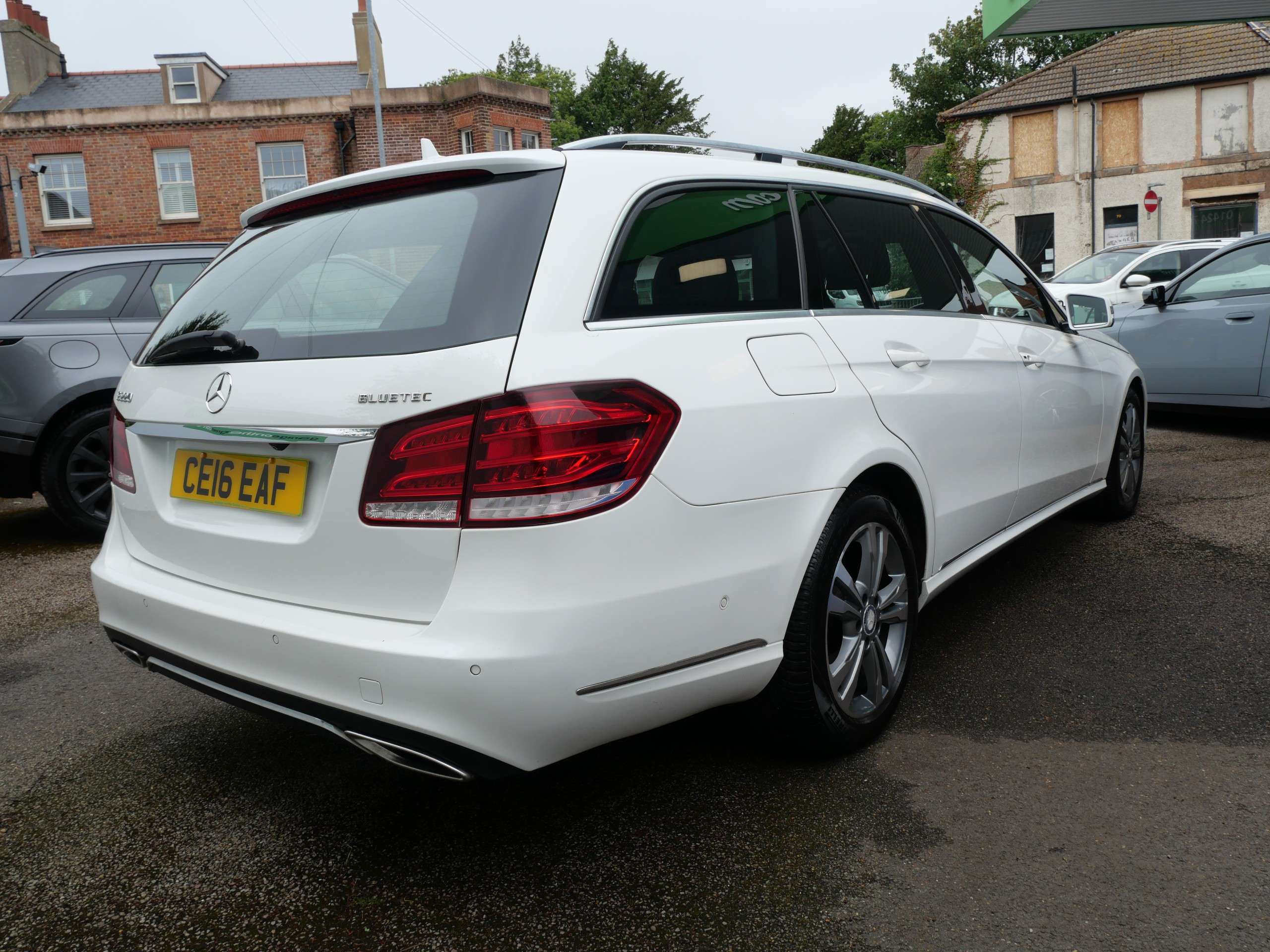 A 2016 MERCEDES-BENZ E CLASS 2.1 E220 BlueTEC SE (Premium) G-Tronic+ Euro 6 (s/s) 5dr A 2016 MERCEDES-BENZ E CLASS 2.1 E220 BlueTEC SE (Premium) G-Tronic+ Euro 6 (s/s) 5dr