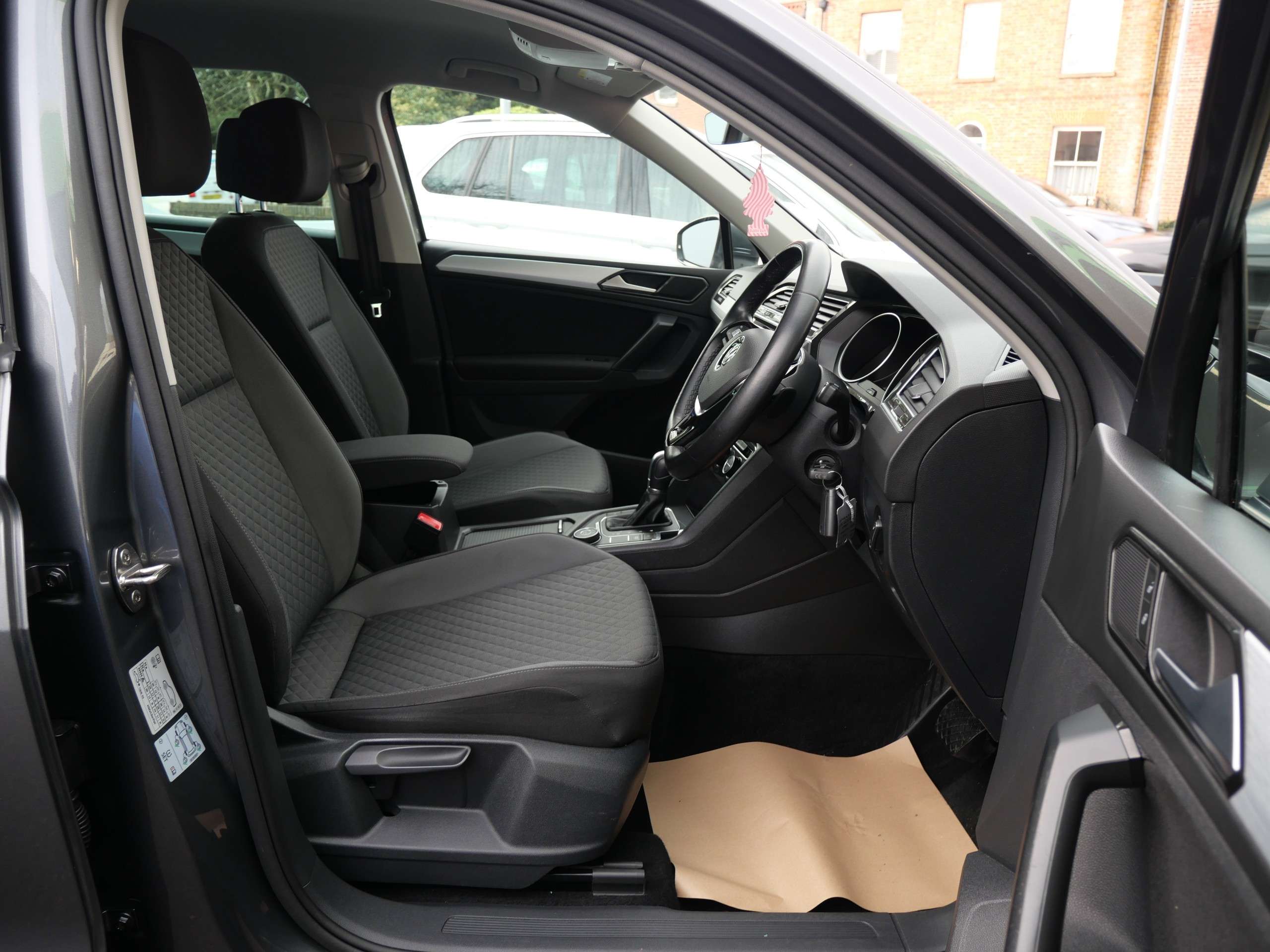 2017 VOLKSWAGEN TIGUAN 2017 VOLKSWAGEN TIGUAN