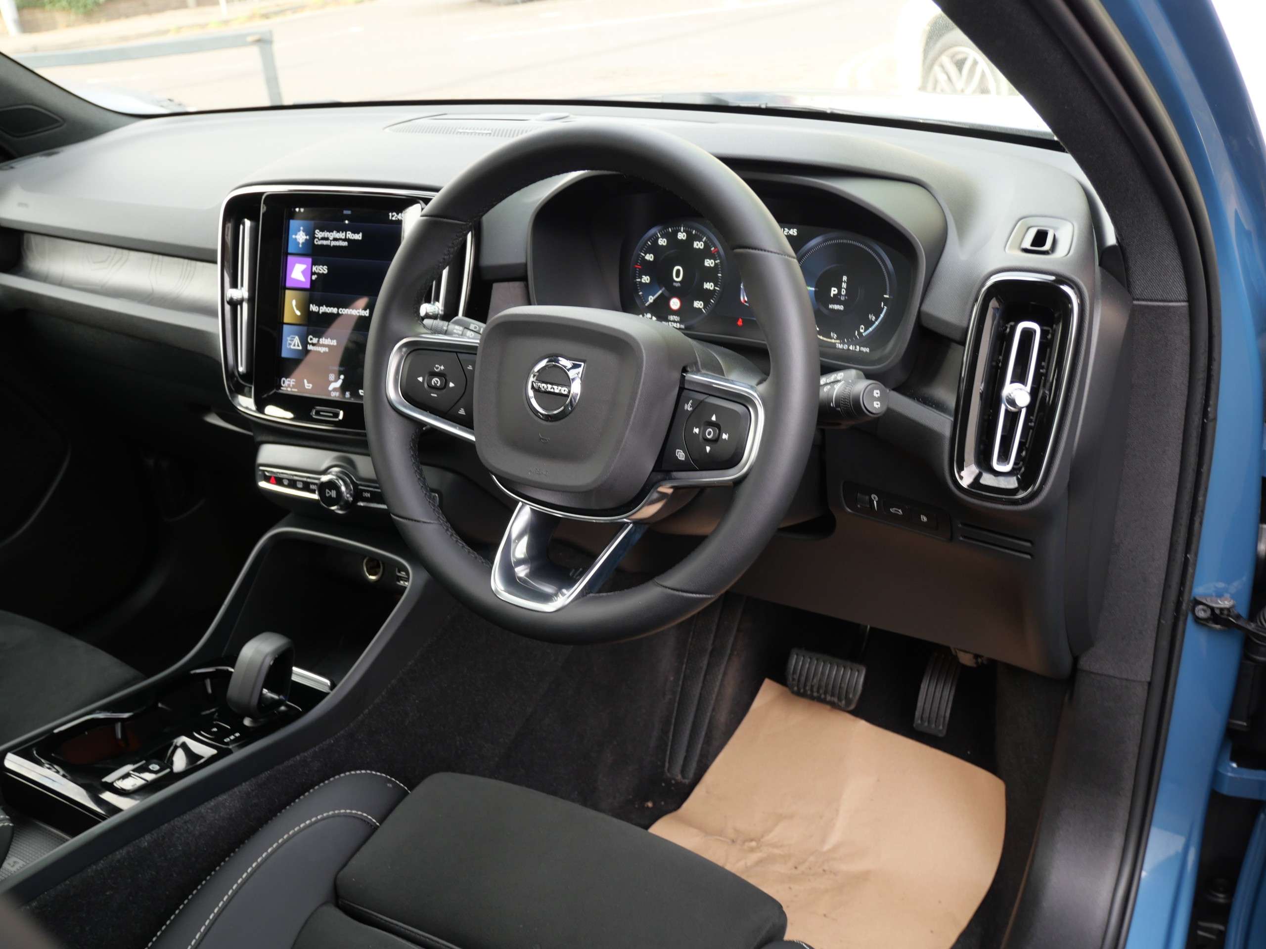 2022 VOLVO XC40 2022 VOLVO XC40