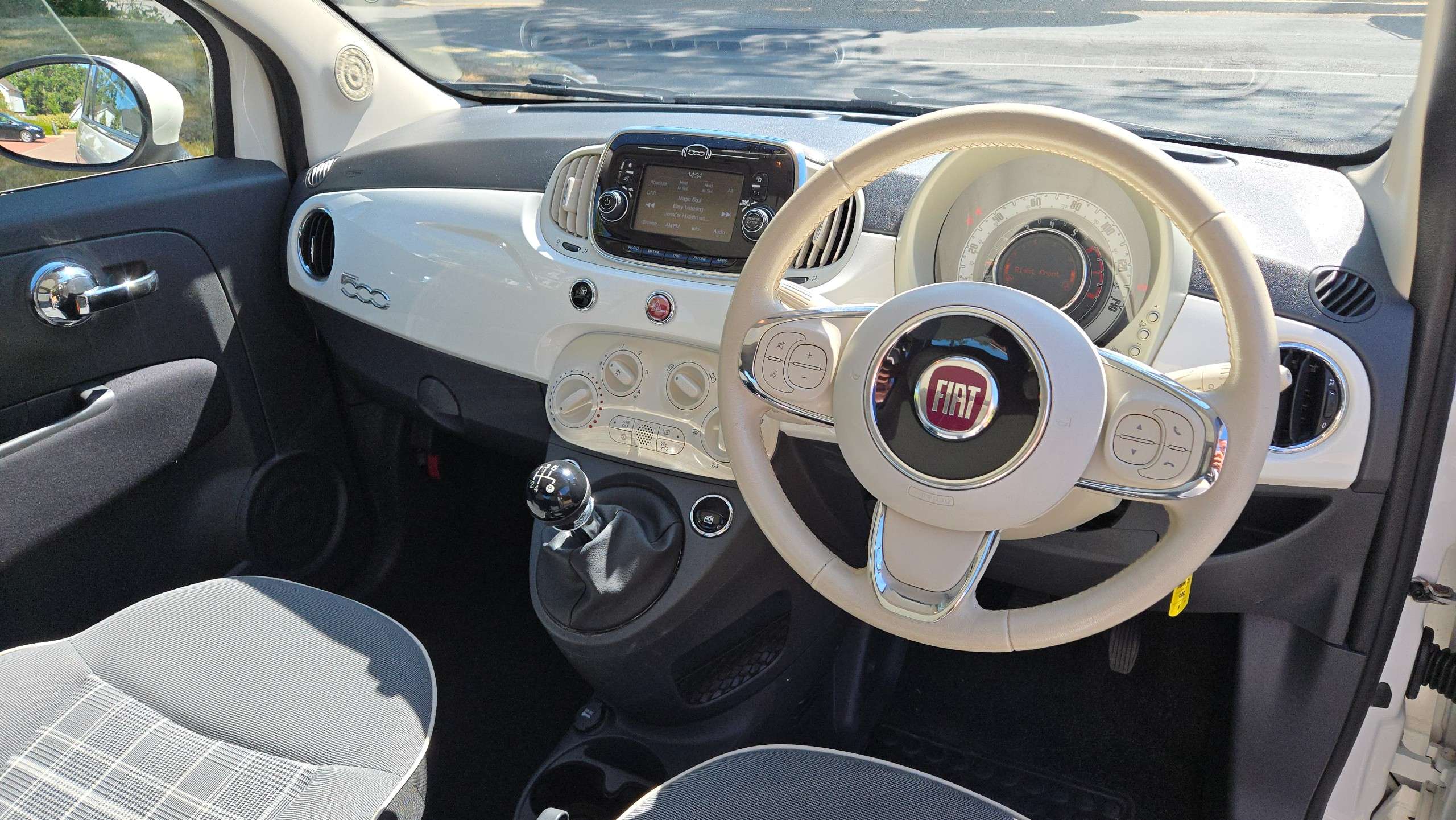 2017 FIAT 500 2017 FIAT 500