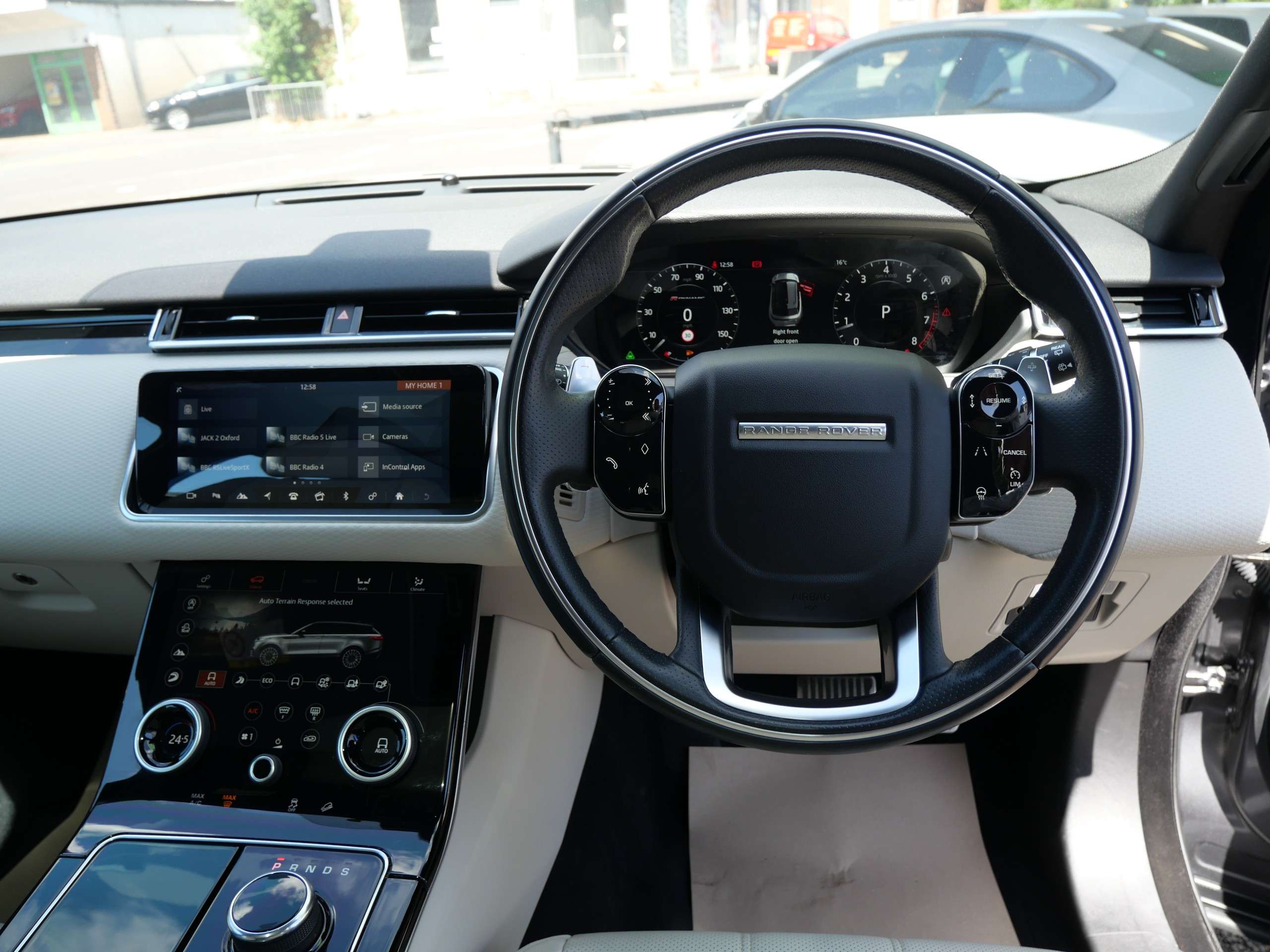 2017 LAND ROVER RANGE ROVER VELAR 2017 LAND ROVER RANGE ROVER VELAR