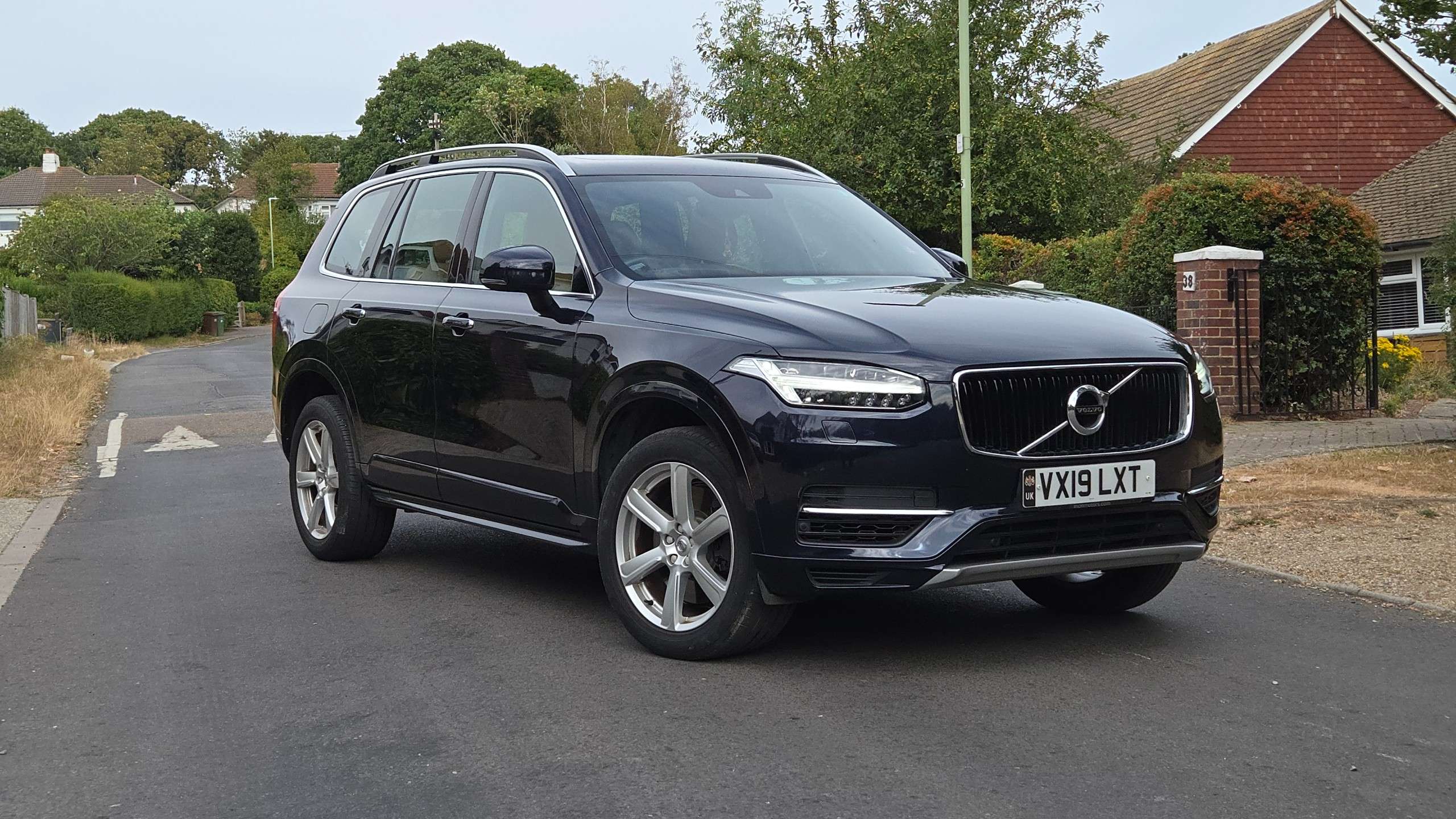 A 2019 VOLVO XC90 2.0h T8 Twin Engine 10.4kWh Momentum Pro Petrol Plug-in Hybrid Auto 4WD Euro 6 (s/s) (390 ps) 5dr 7 Seats A 2019 VOLVO XC90 2.0h T8 Twin Engine 10.4kWh Momentum Pro Petrol Plug-in Hybrid Auto 4WD Euro 6 (s/s) (390 ps) 5dr 7 Seats