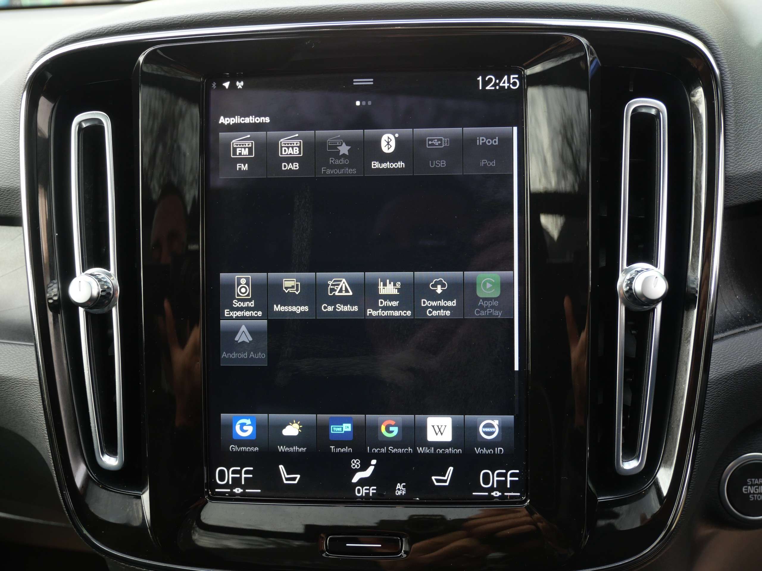 2022 VOLVO XC40 2022 VOLVO XC40