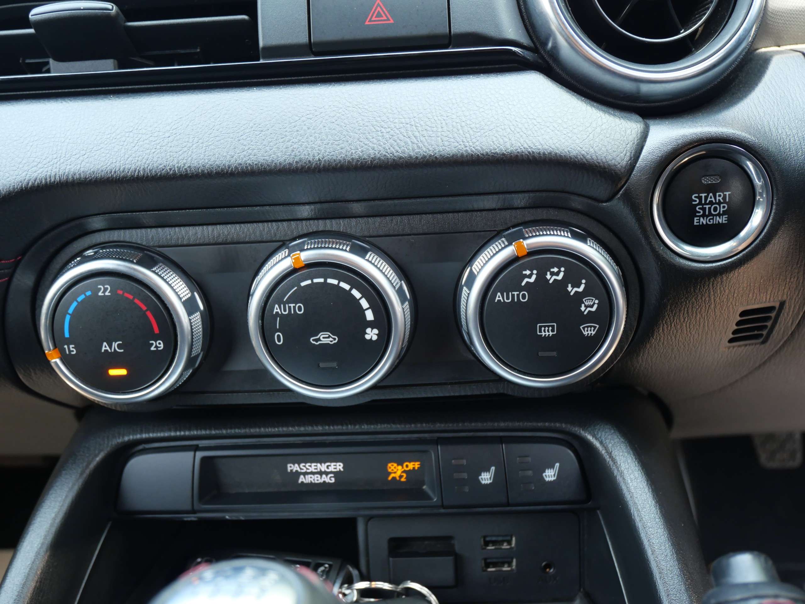 2019 MAZDA MX-5 2019 MAZDA MX-5