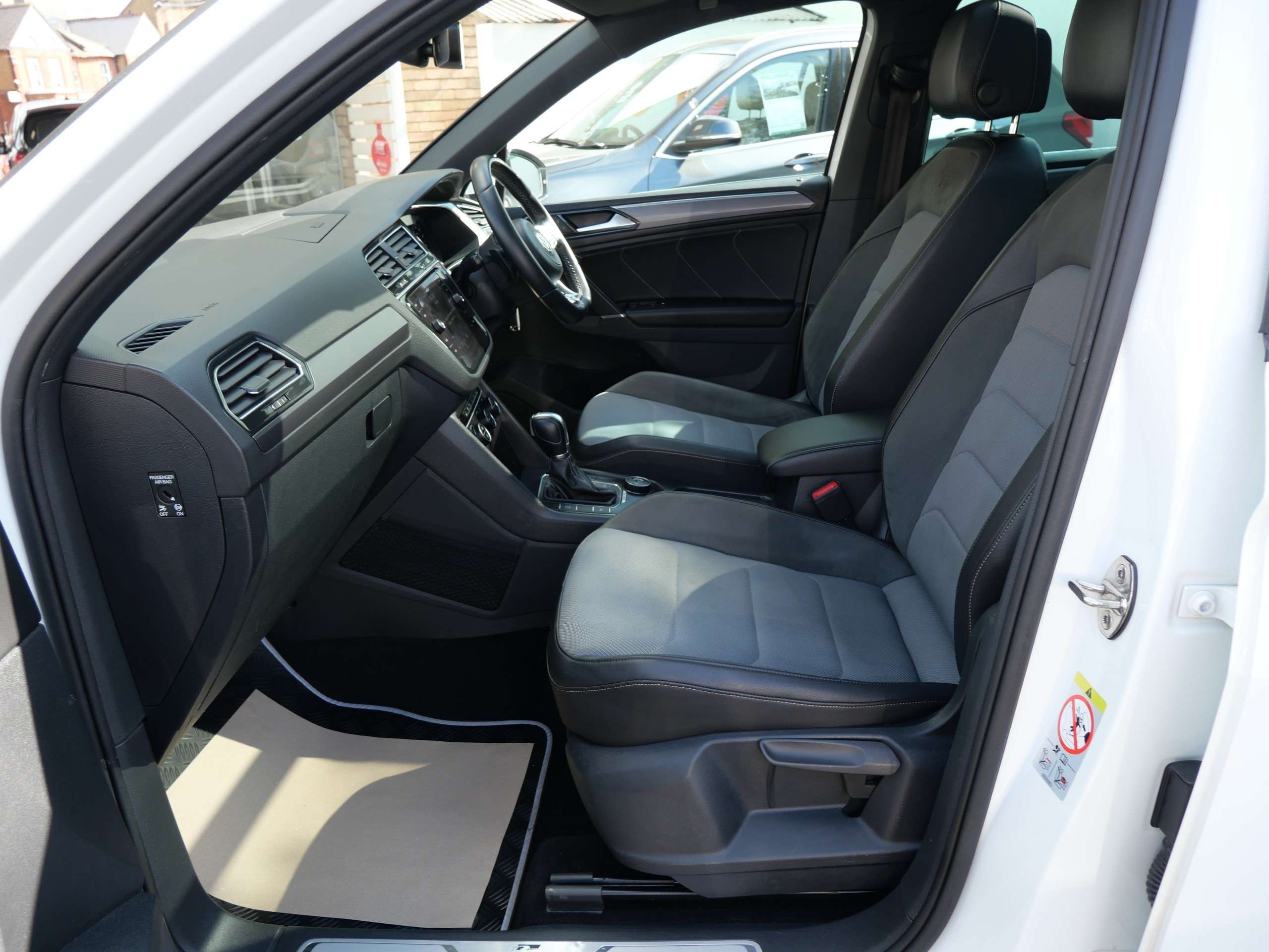 2018 VOLKSWAGEN TIGUAN 2018 VOLKSWAGEN TIGUAN