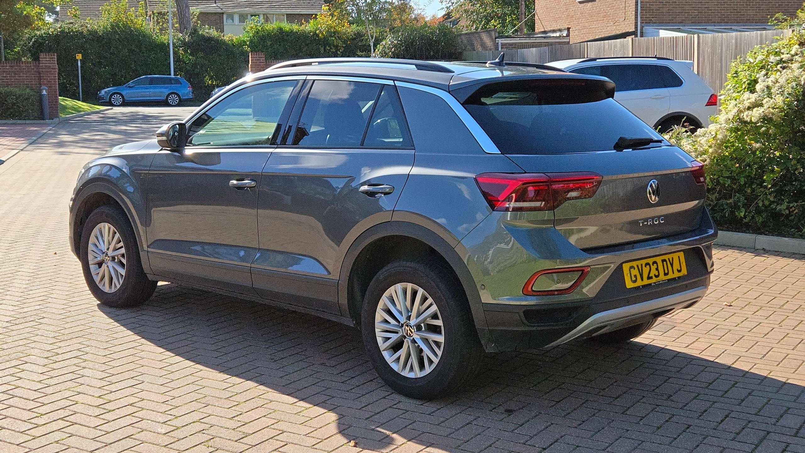 A 2023 VOLKSWAGEN T-ROC 1.0 TSI Life Euro 6 (s/s) 5dr 1 Owner 12000 Miles A 2023 VOLKSWAGEN T-ROC 1.0 TSI Life Euro 6 (s/s) 5dr 1 Owner 12000 Miles