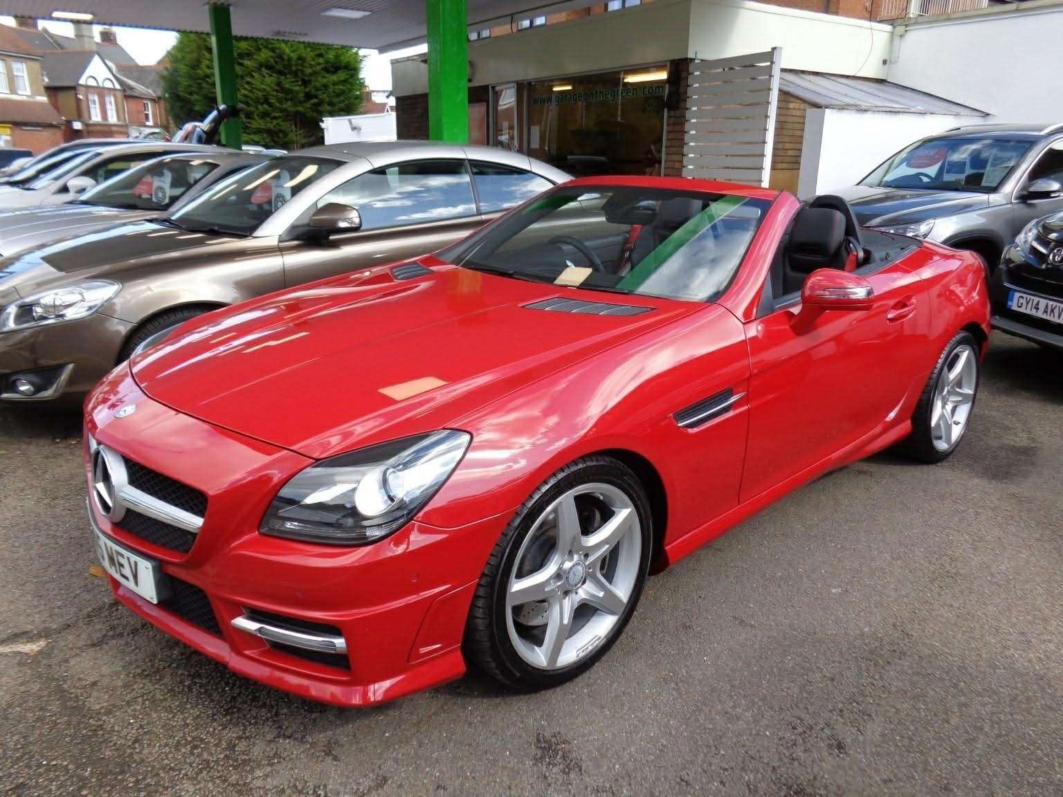 A 2015 MERCEDES-BENZ SLK 2.1 SLK250 CDI AMG Sport Convertible 2dr Diesel G-Tronic+ Euro 5 (s/s) (204 ps) A 2015 MERCEDES-BENZ SLK 2.1 SLK250 CDI AMG Sport Convertible 2dr Diesel G-Tronic+ Euro 5 (s/s) (204 ps)