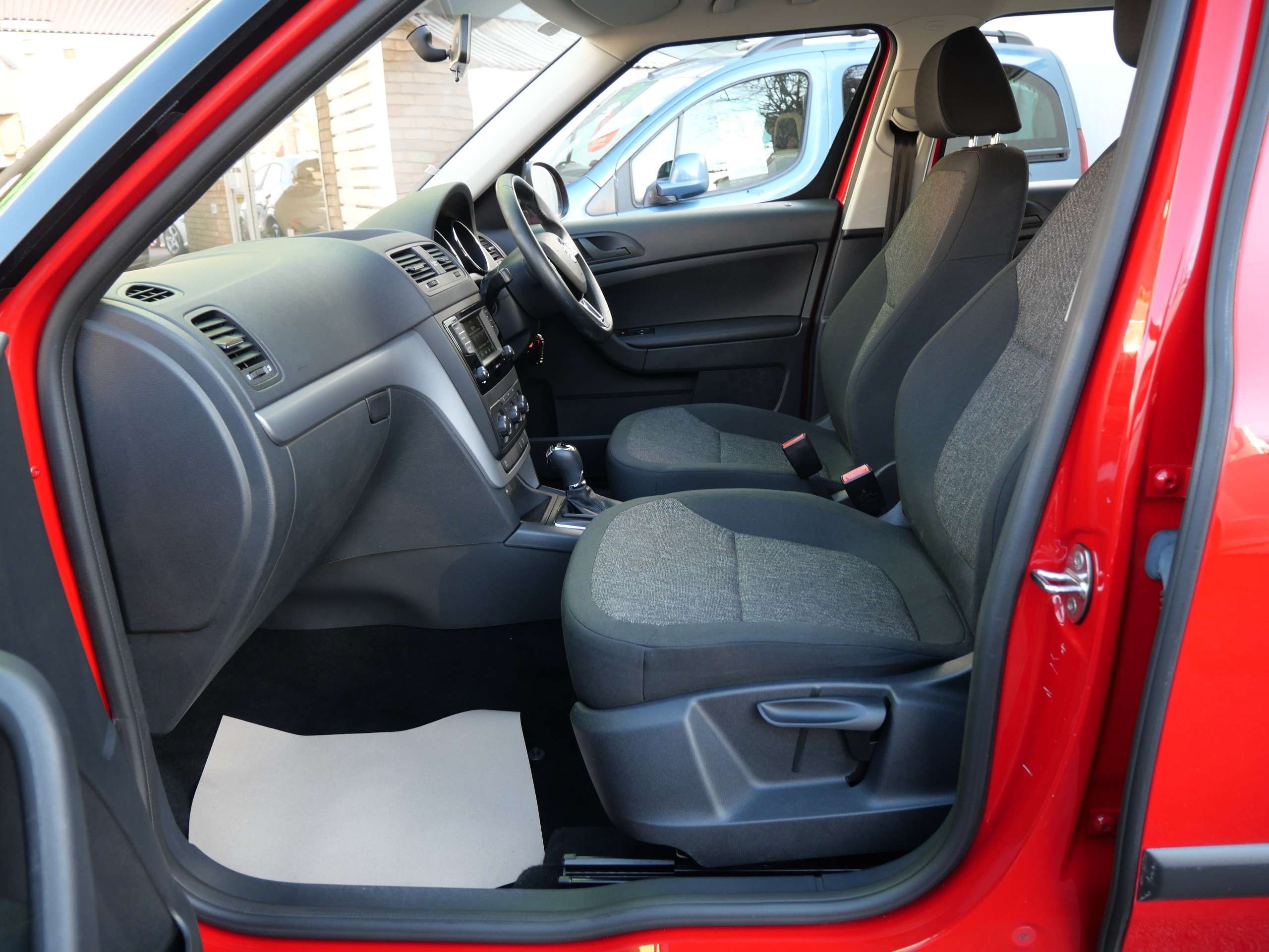 2015 SKODA YETI 2015 SKODA YETI