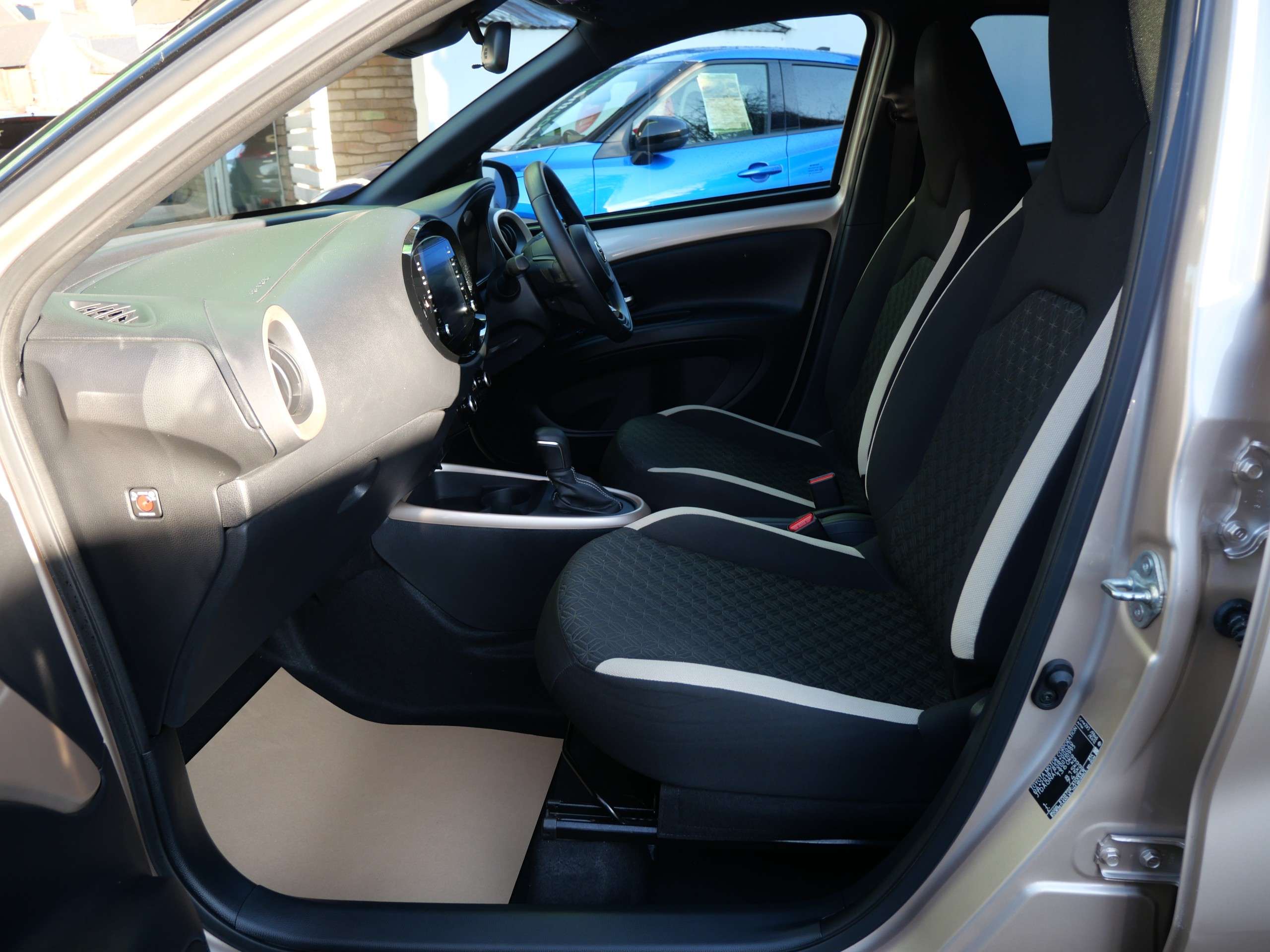 2023 TOYOTA AYGO X 2023 TOYOTA AYGO X