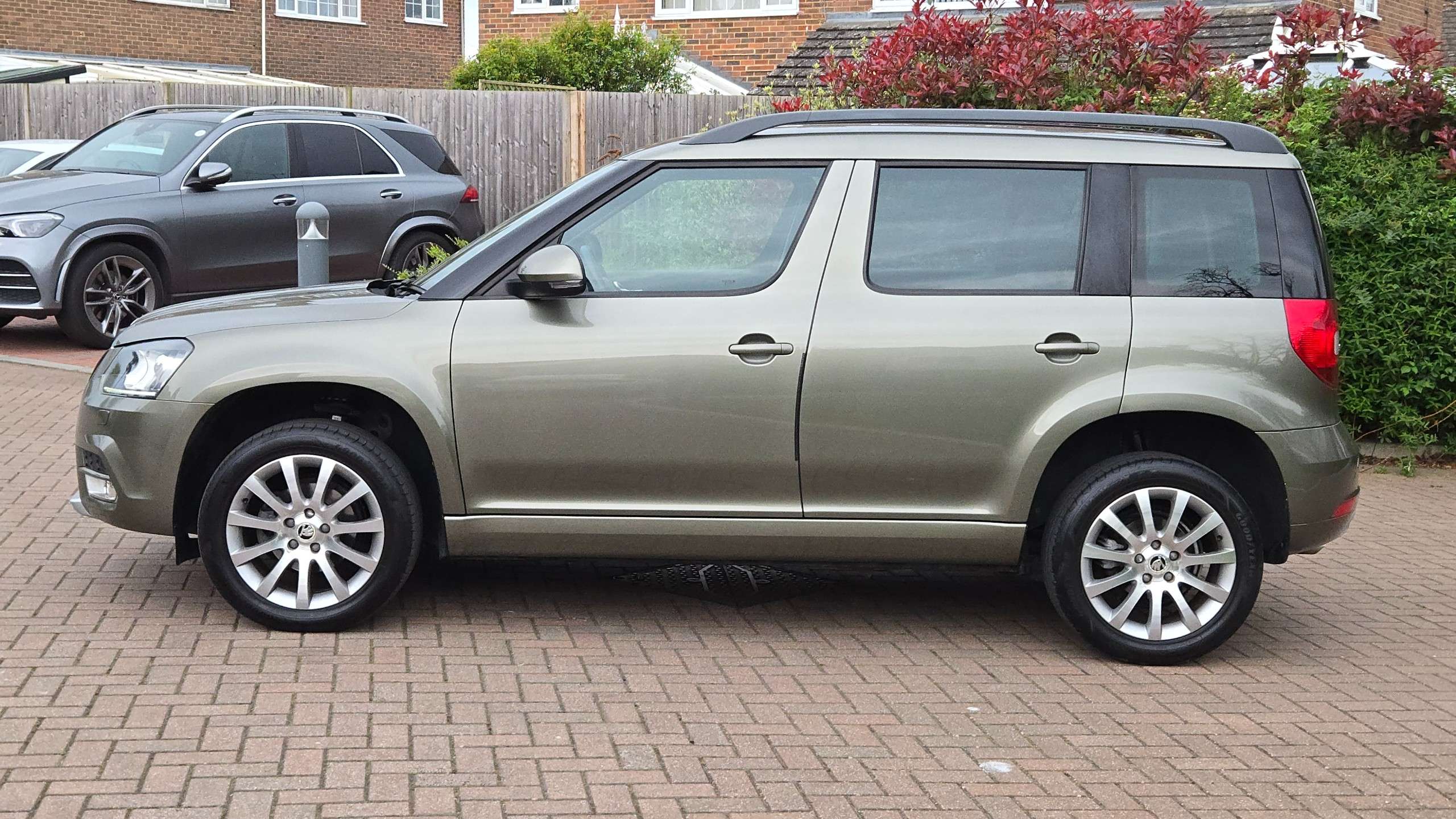 A 2015 SKODA YETI 1.2 TSI SE L DSG Euro 6 (s/s) 5dr Only 22000 Miles A 2015 SKODA YETI 1.2 TSI SE L DSG Euro 6 (s/s) 5dr Only 22000 Miles