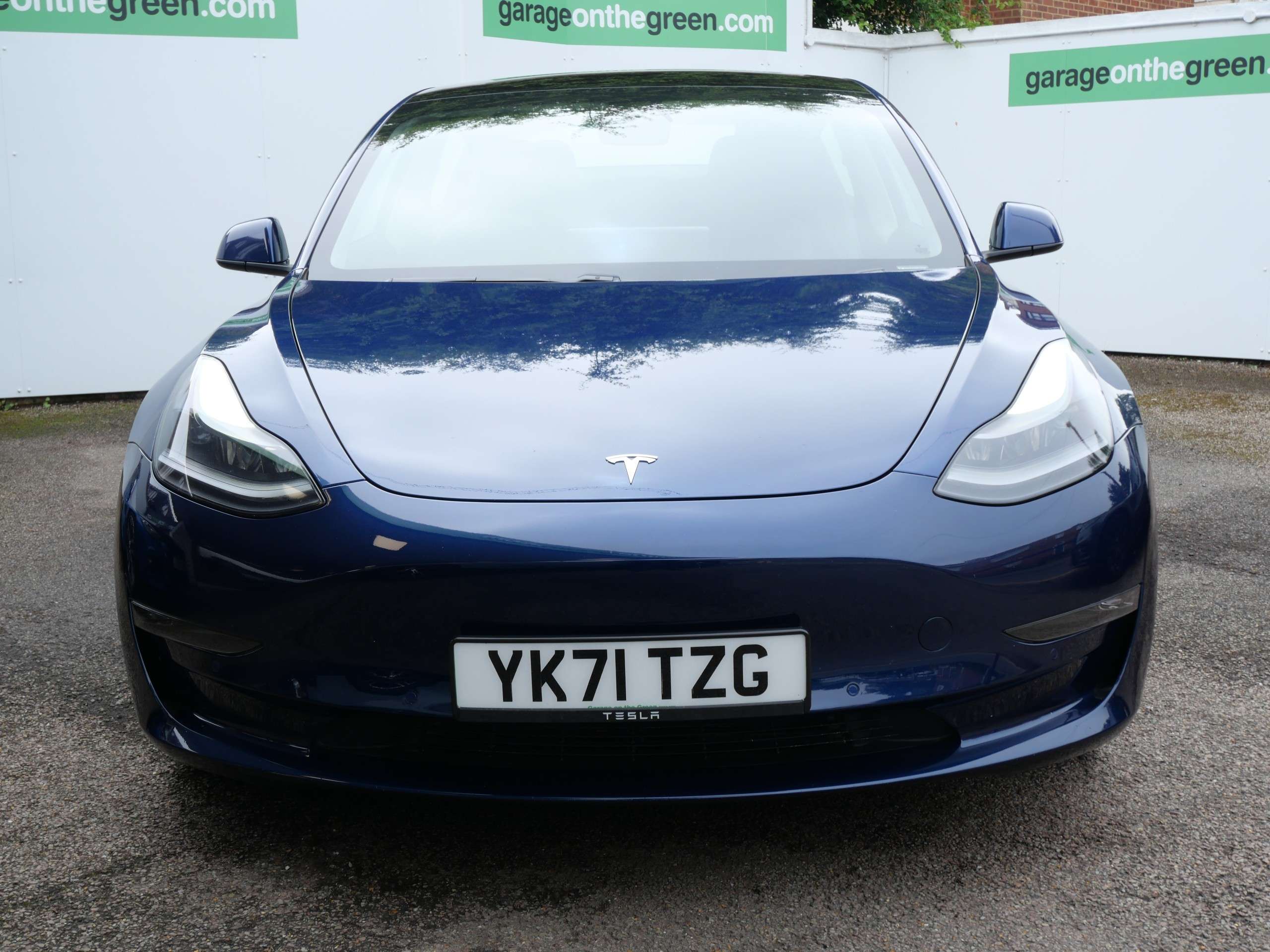 A 2021 TESLA MODEL 3 (Dual Motor) Long Range Saloon 4dr Electric Auto 4WDE (346 ps) A 2021 TESLA MODEL 3 (Dual Motor) Long Range Saloon 4dr Electric Auto 4WDE (346 ps)