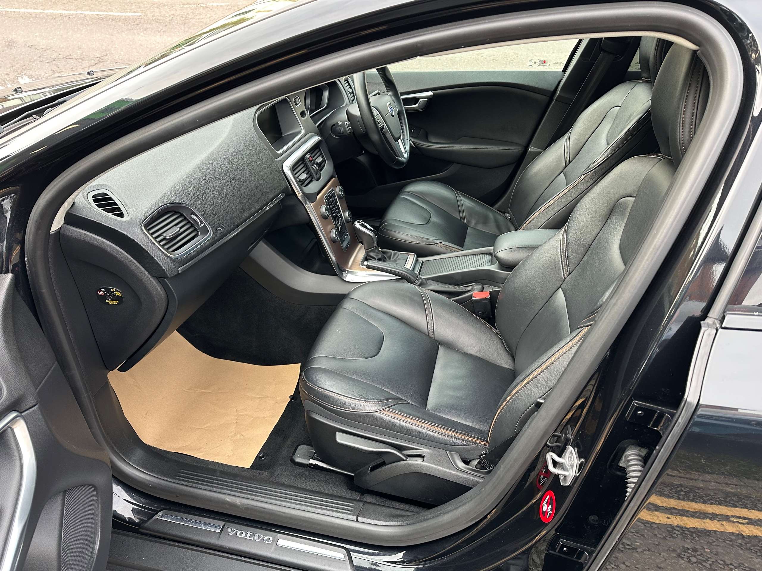 2014 VOLVO V40 CROSS COUNTRY 2014 VOLVO V40 CROSS COUNTRY