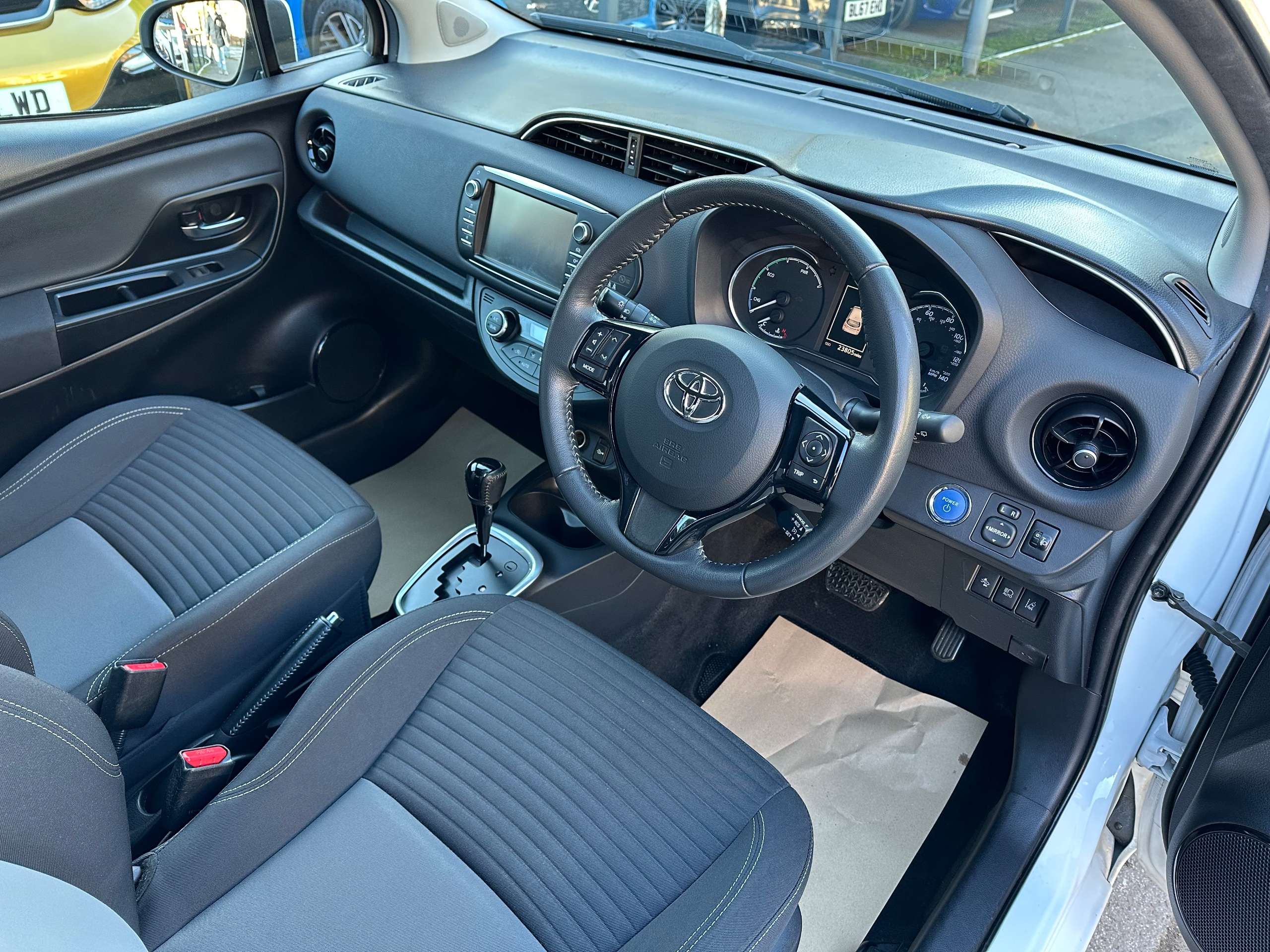 2018 TOYOTA YARIS 2018 TOYOTA YARIS