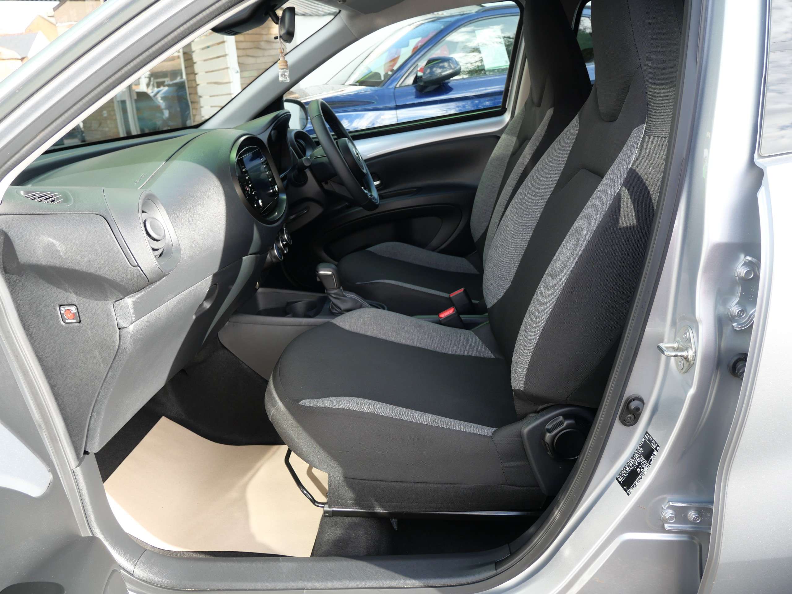 2023 TOYOTA AYGO X 2023 TOYOTA AYGO X